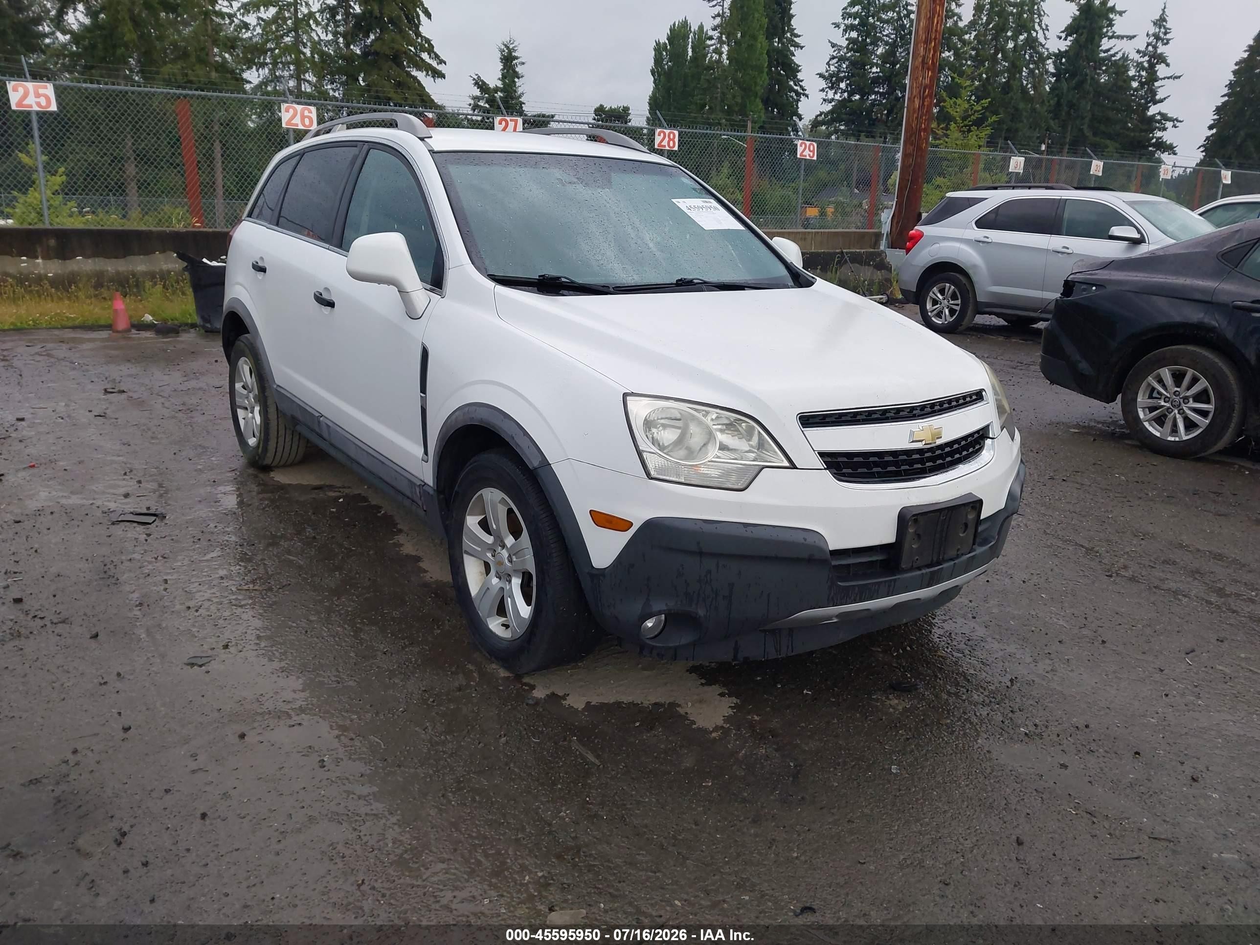 2013 Chevrolet Captiva Sport LS, VIN 3GNAL2EK5DS580191 — Front end