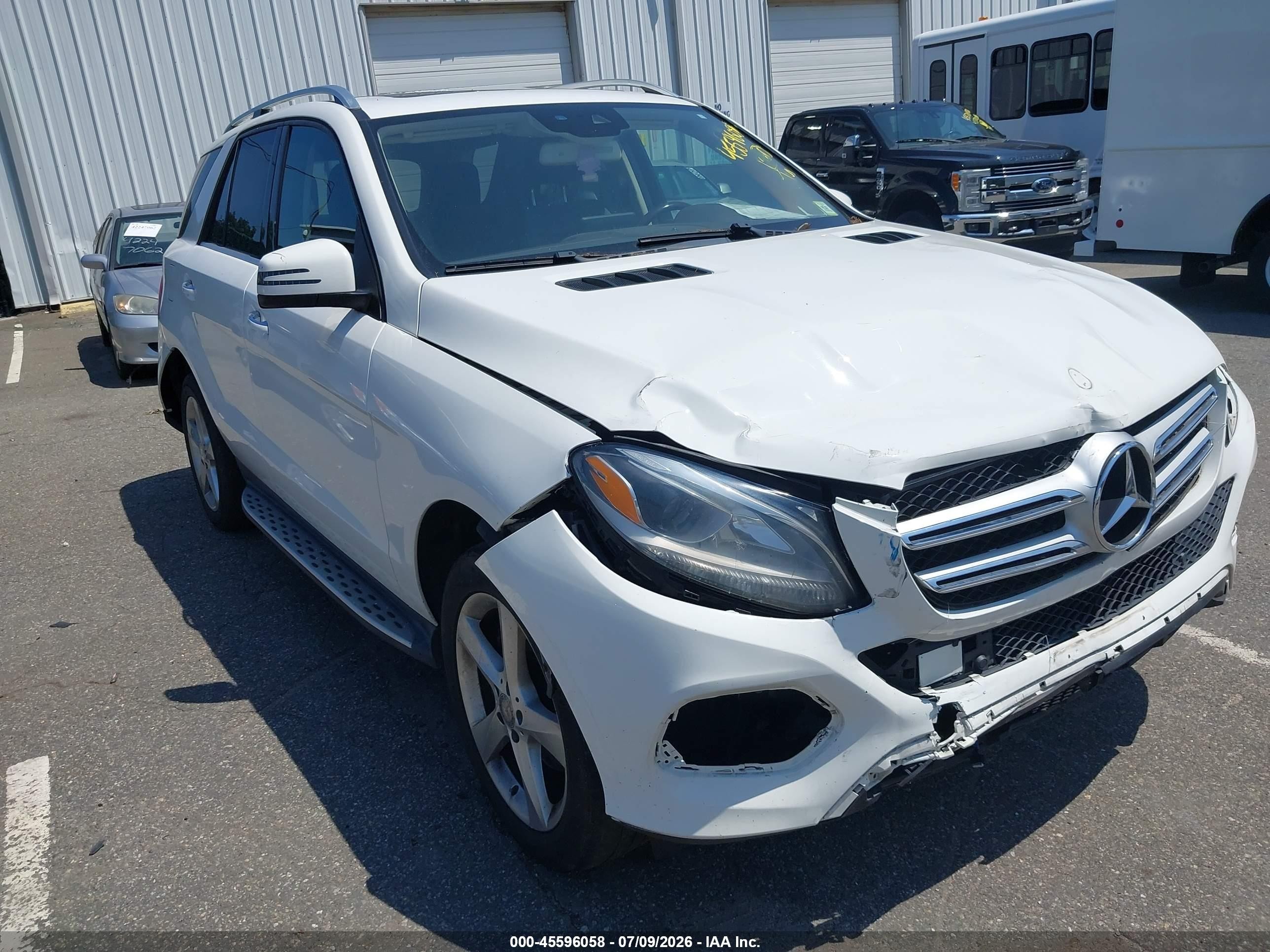 2016 Mercedes-Benz GLE 350, VIN 4JGDA5HBXGA759577 — Front end