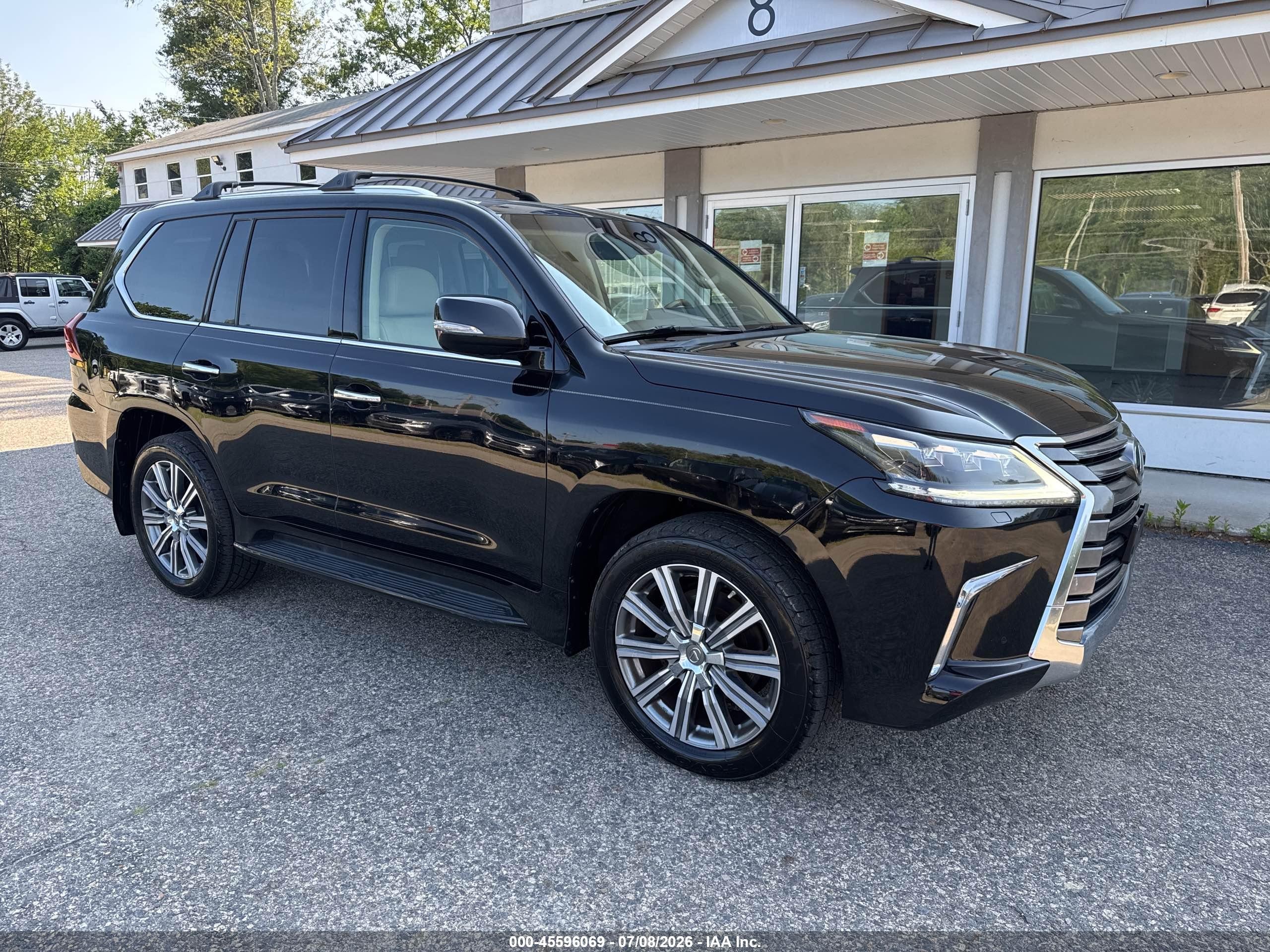 2017 Lexus LX 570, VIN JTJHY7AX1H4231829 — Normal wear