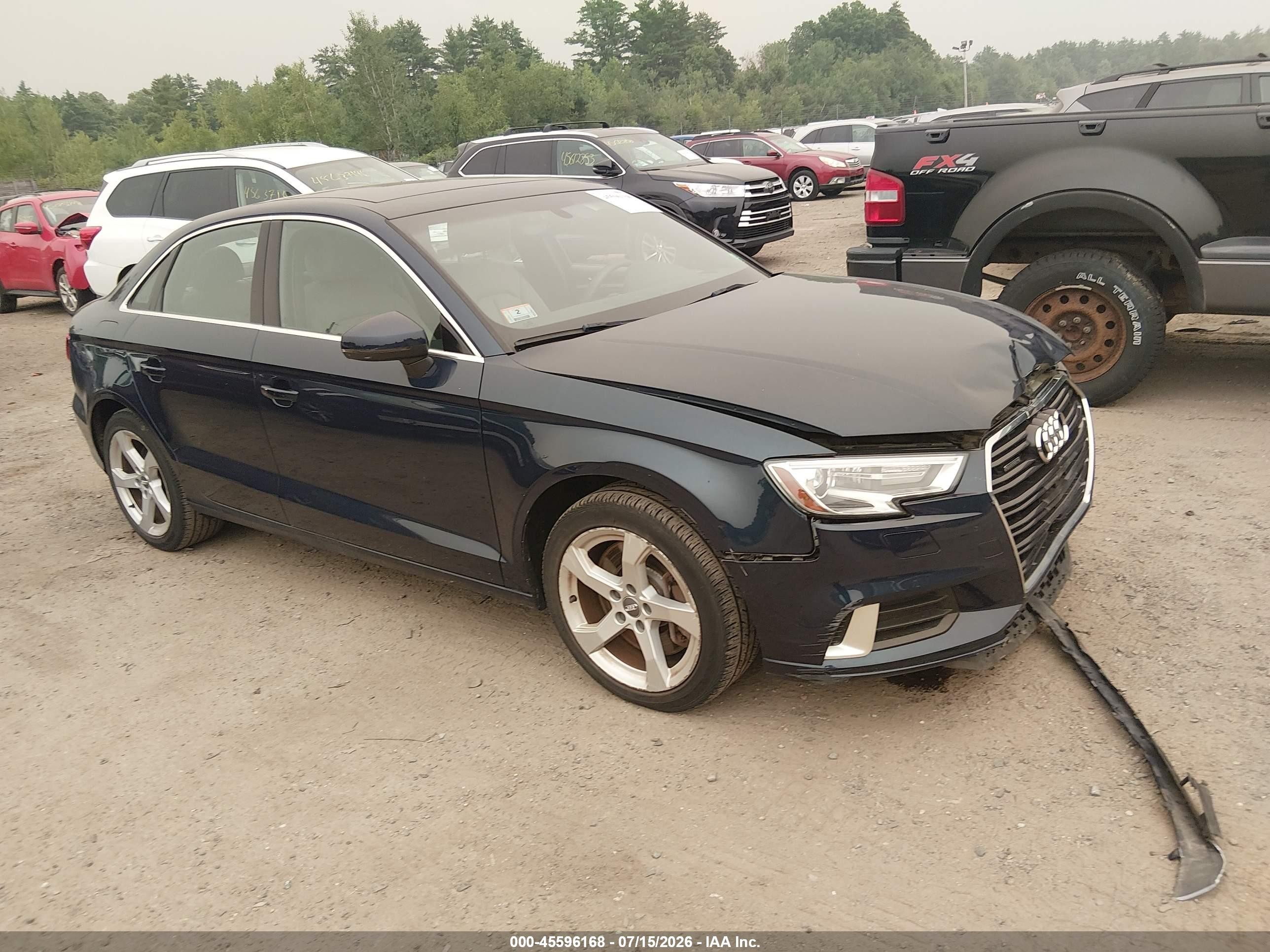 2019 Audi A3 Premium, VIN WAUBEGFF2KA117247 — Перед
