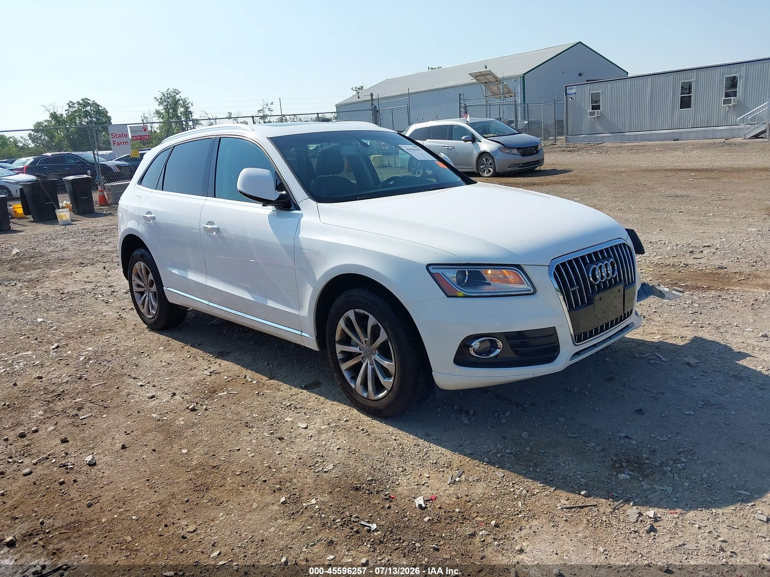 2016 Audi Q5 Premium, VIN WA1C2AFPXGA024225 — Front end