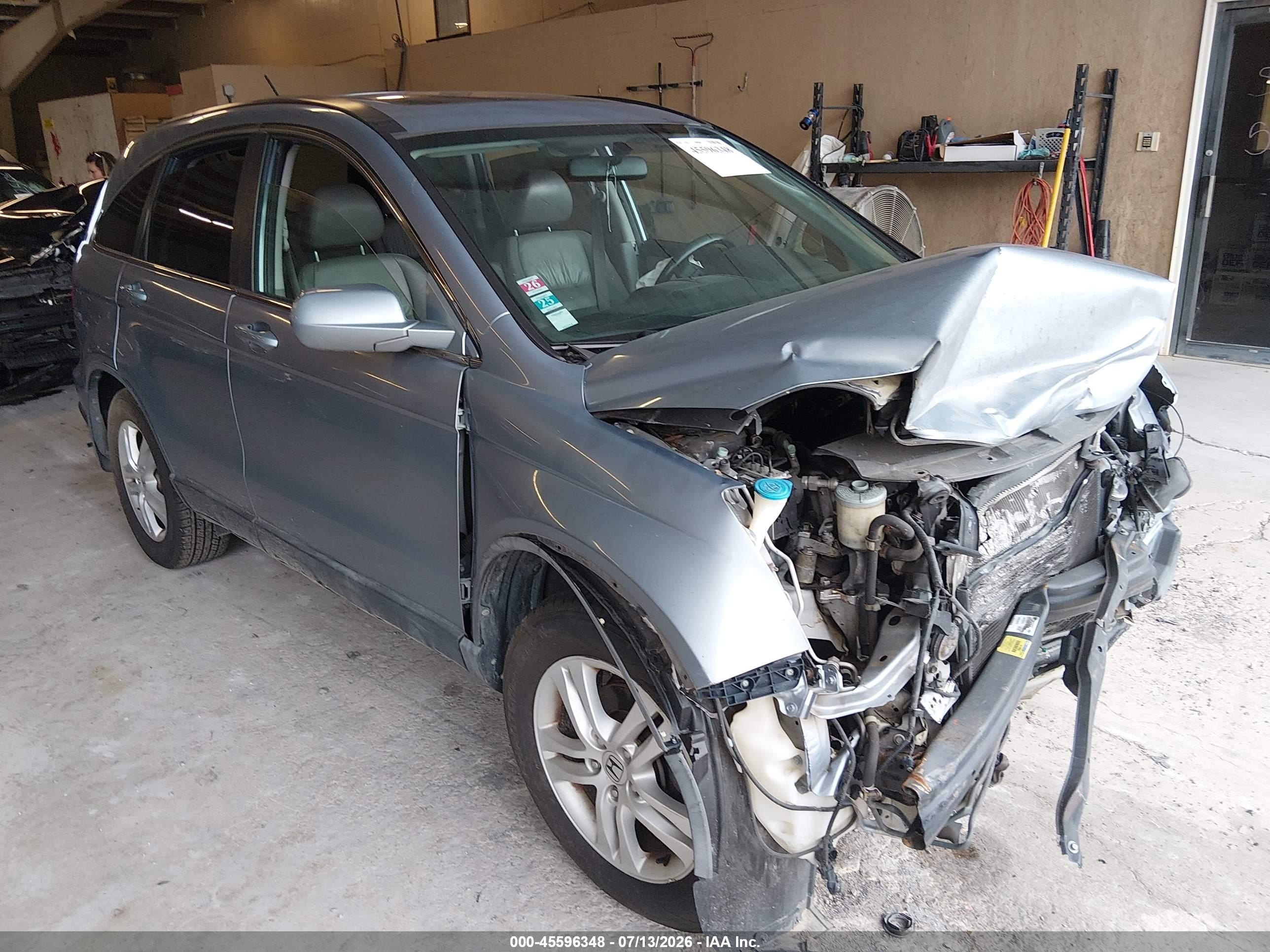 2011 Honda CR-V EX-L, VIN 5J6RE3H74BL016368 — Front end