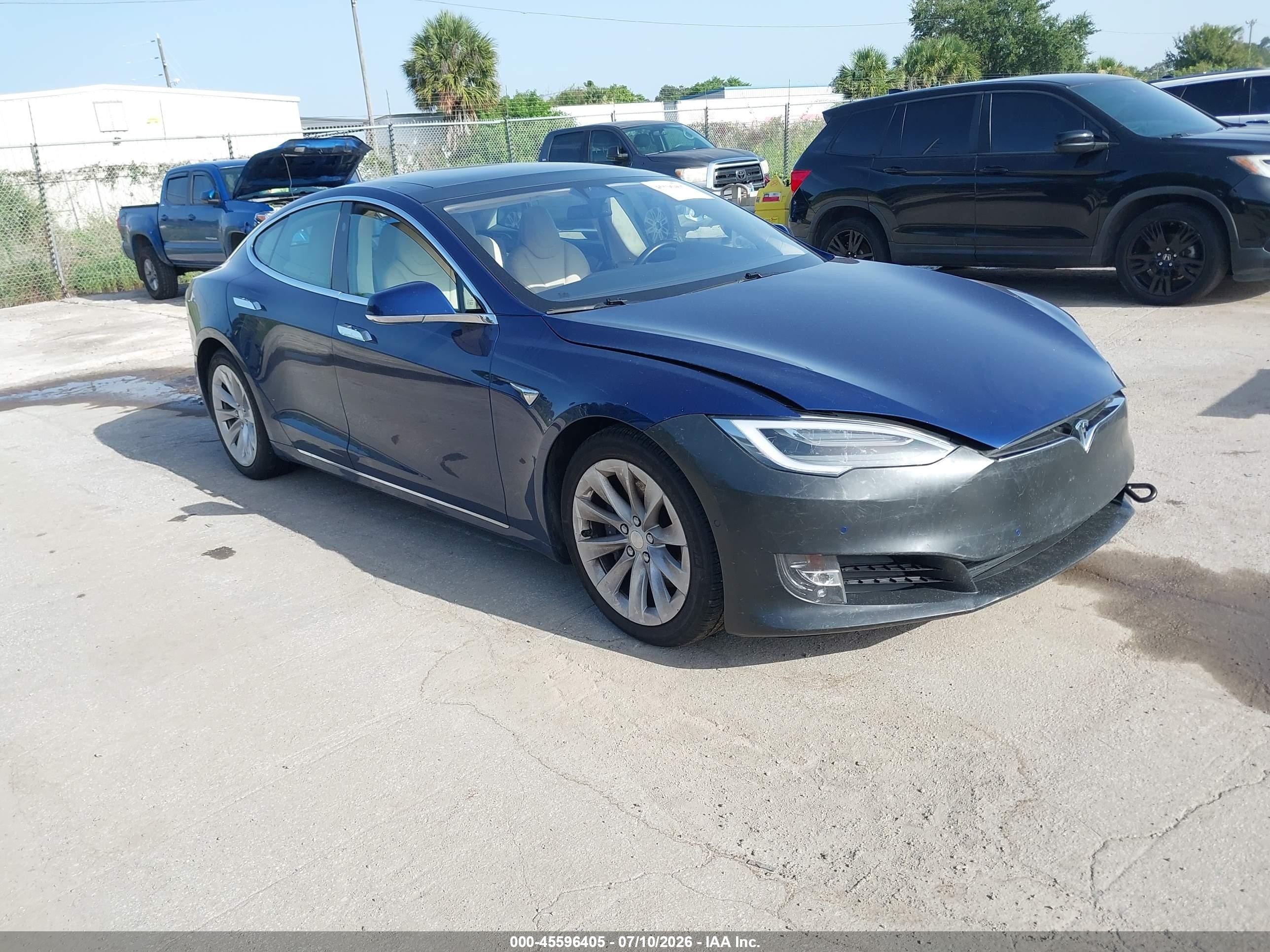 2018 Tesla Model S 75D, VIN 5YJSA1E22JF245245 — Normal wear