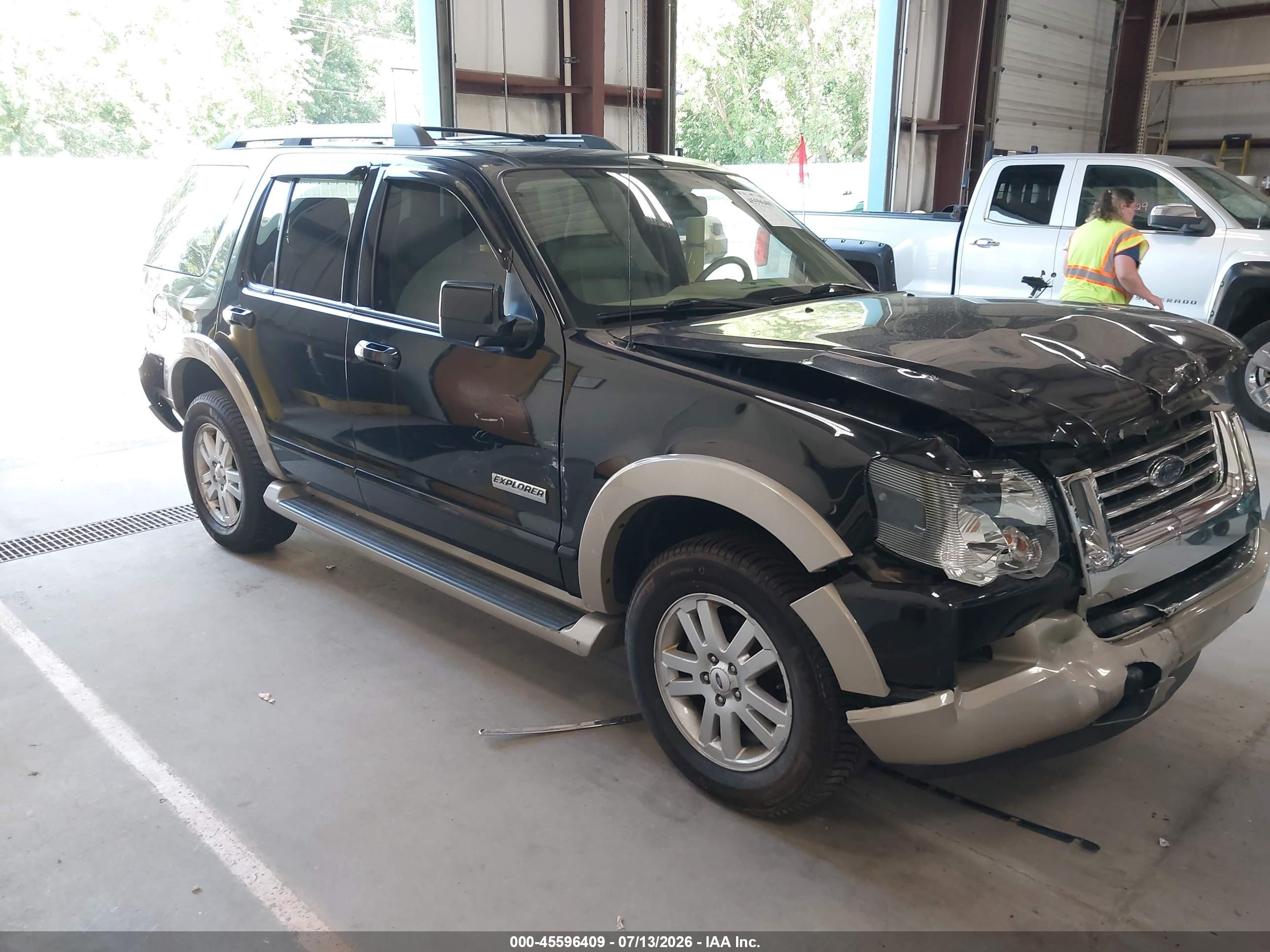 2006 Ford Explorer Eddie Bauer, VIN 1FMEU74E96UA78881 — Front end