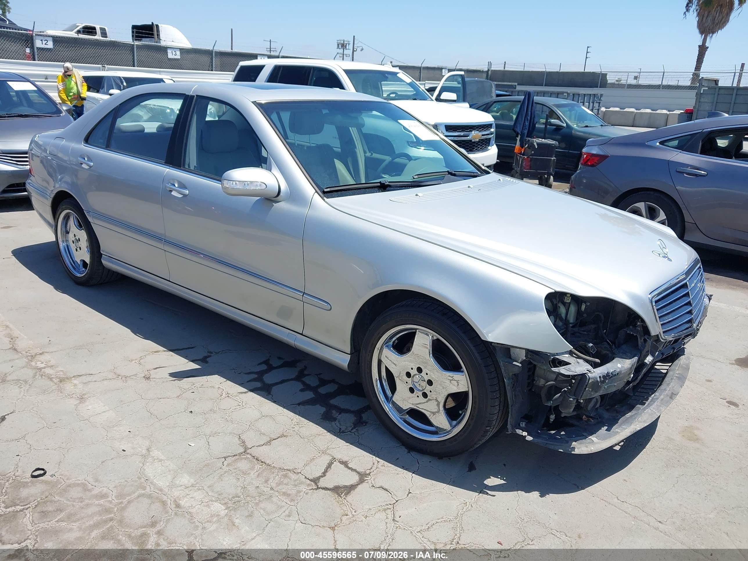 2004 Mercedes-Benz S 500, VIN WDBNG75JX4A419886 — Front end