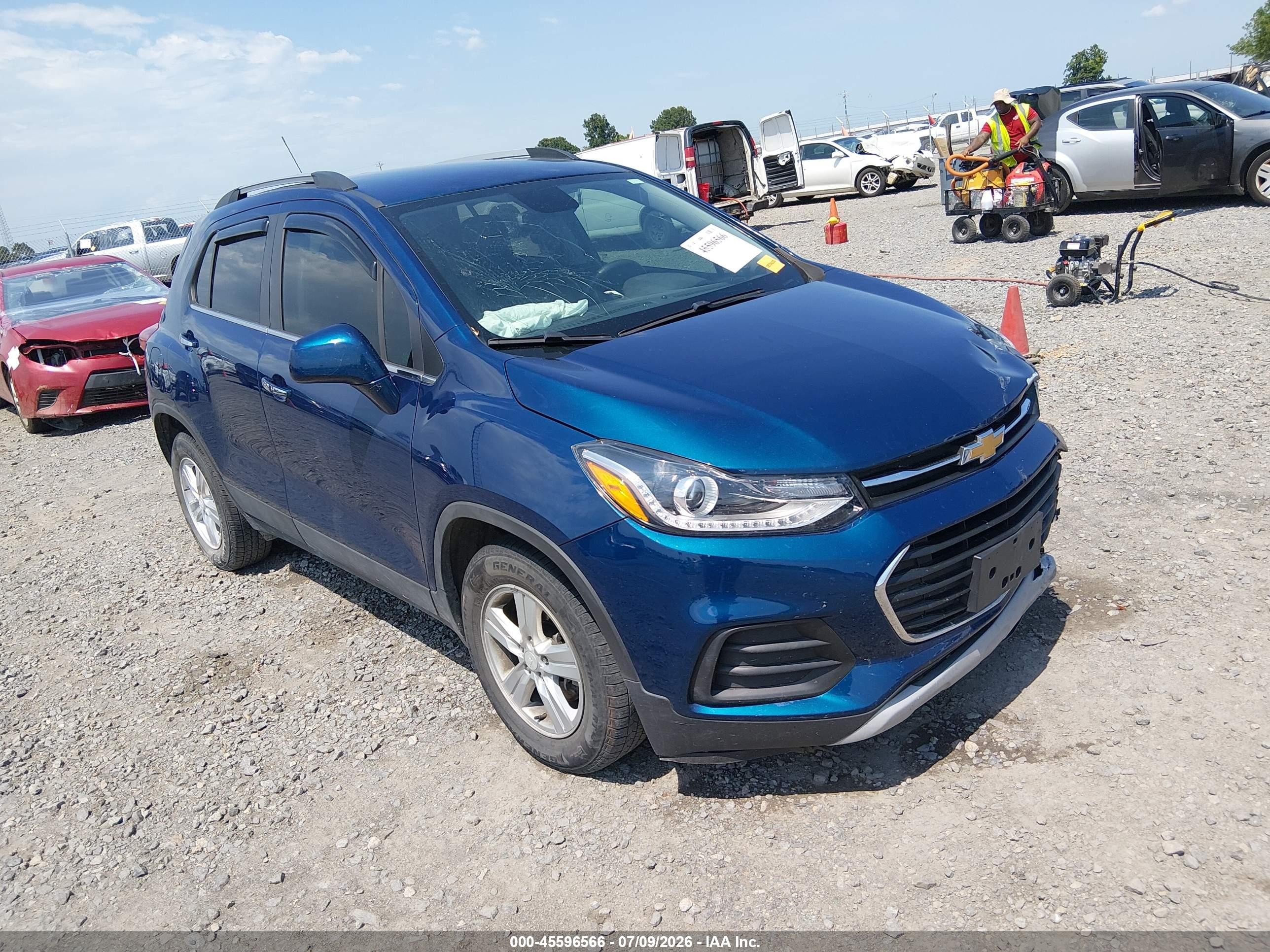2020 Chevrolet Trax LT, VIN 3GNCJLSB7LL311160 — Front end