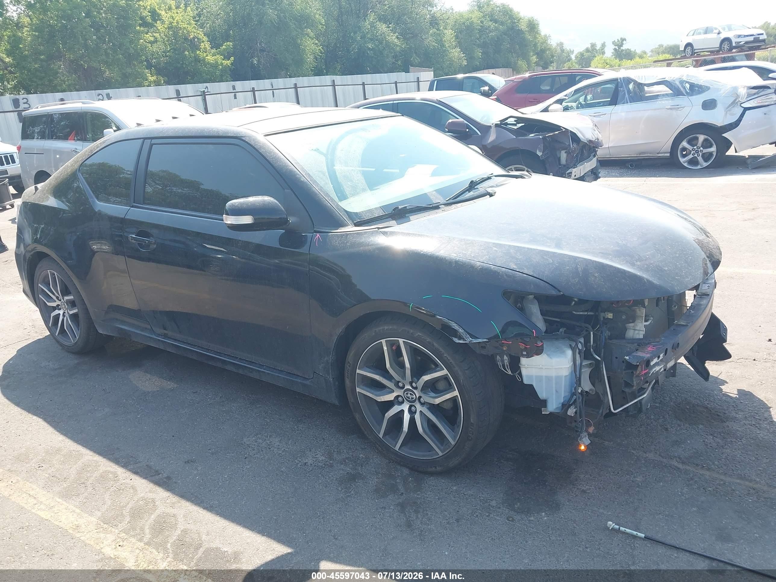 2014 Scion tC, VIN JTKJF5C75E3084095 — Front end