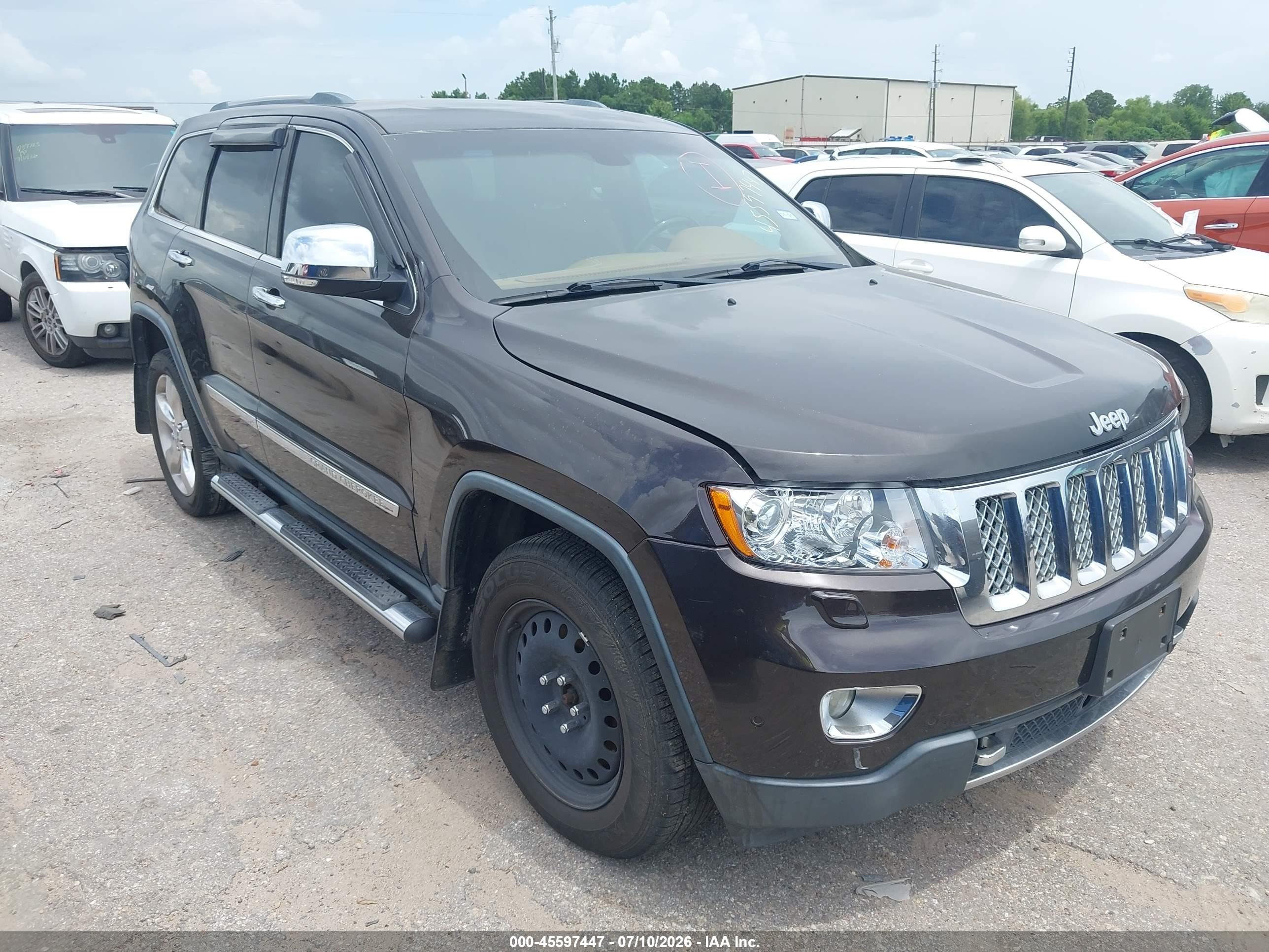 2013 Jeep Grand Cherokee Overland, VIN 1C4RJFCT3DC604532 — Normal wear
