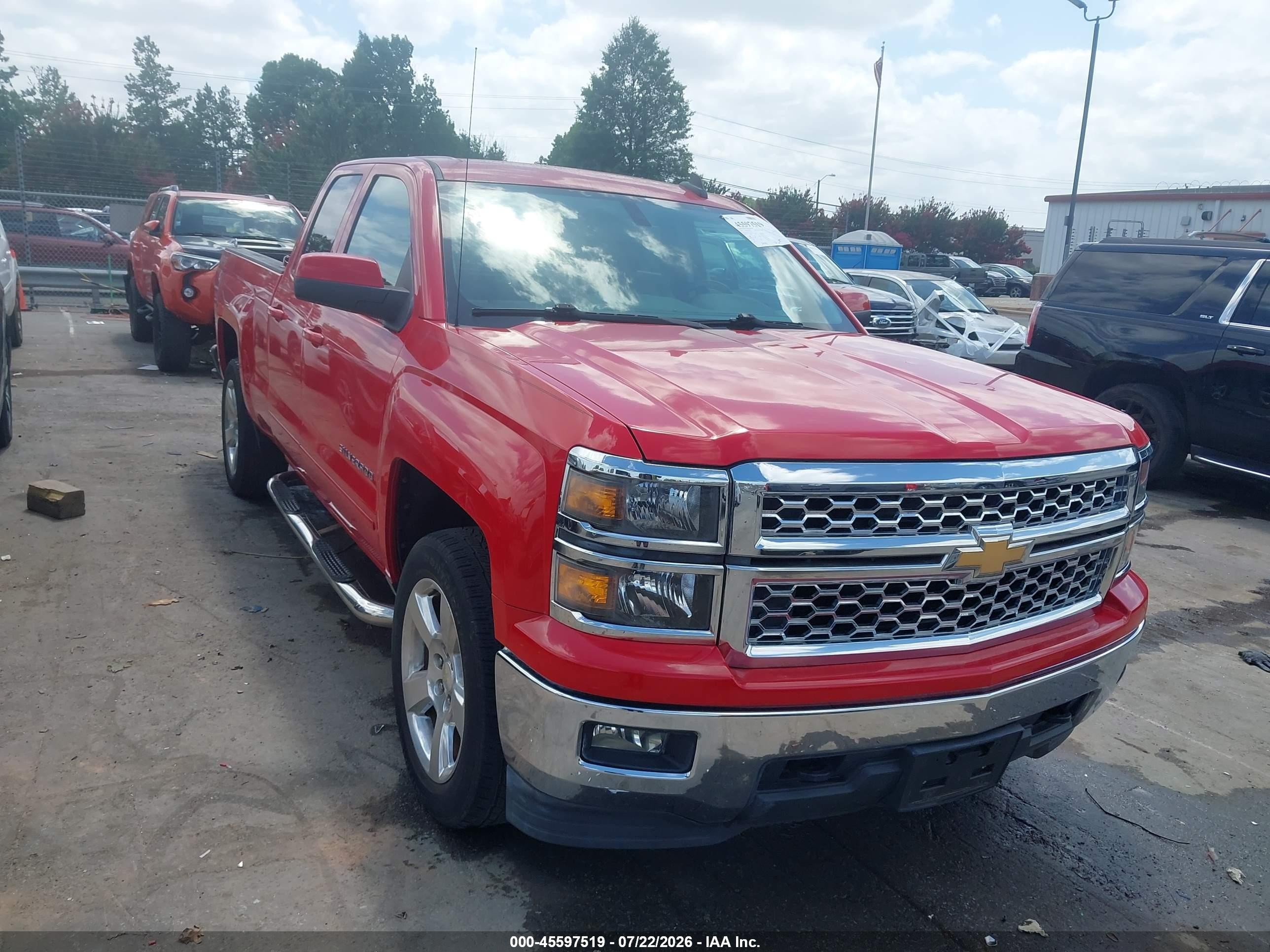 2015 Chevrolet Silverado 1500 LT, VIN 1GCVKREC9FZ242653 — Undercarriage