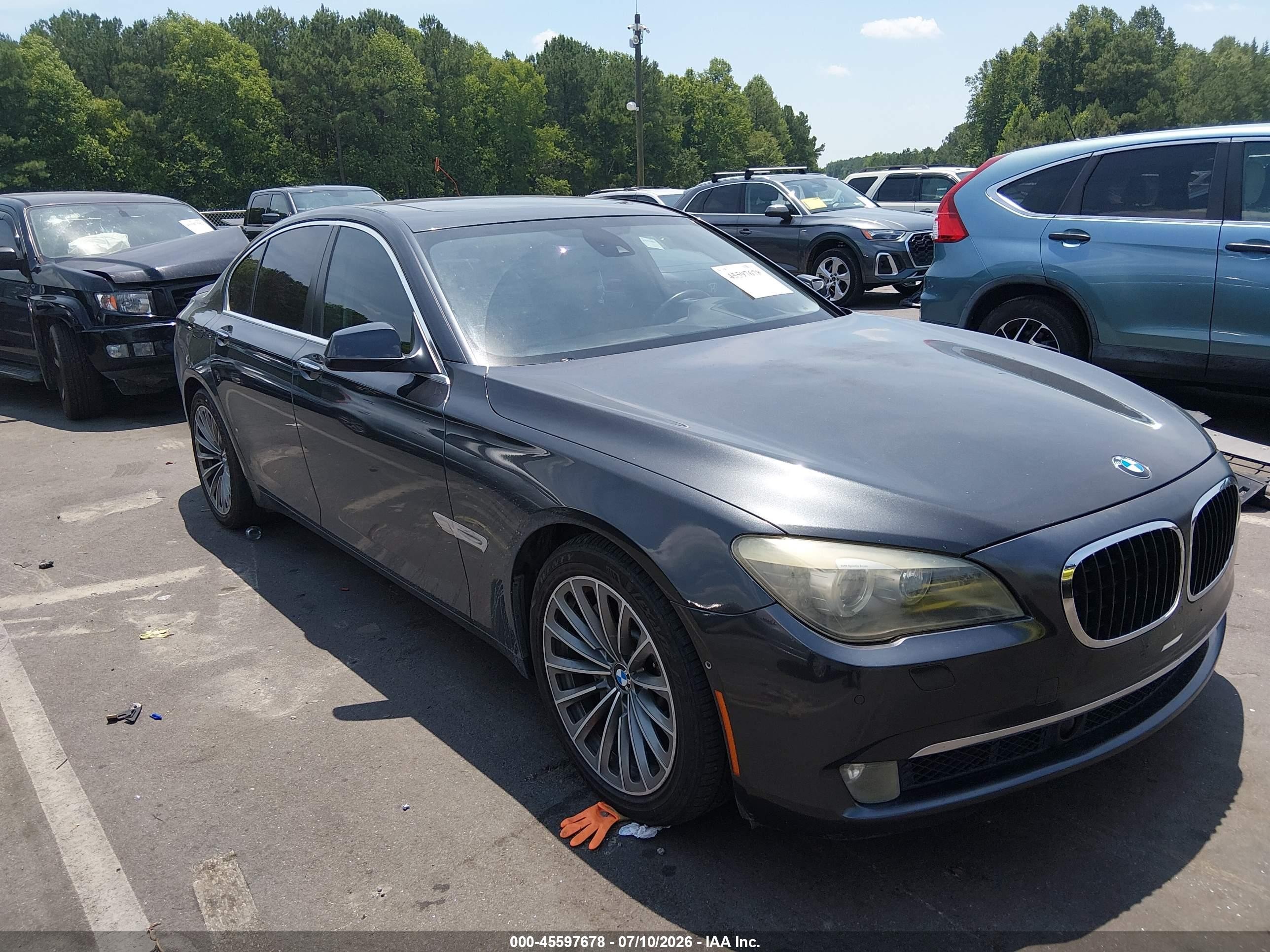 2009 BMW 7 Series 750i, VIN WBAKA835X9CY34877 — Normal wear