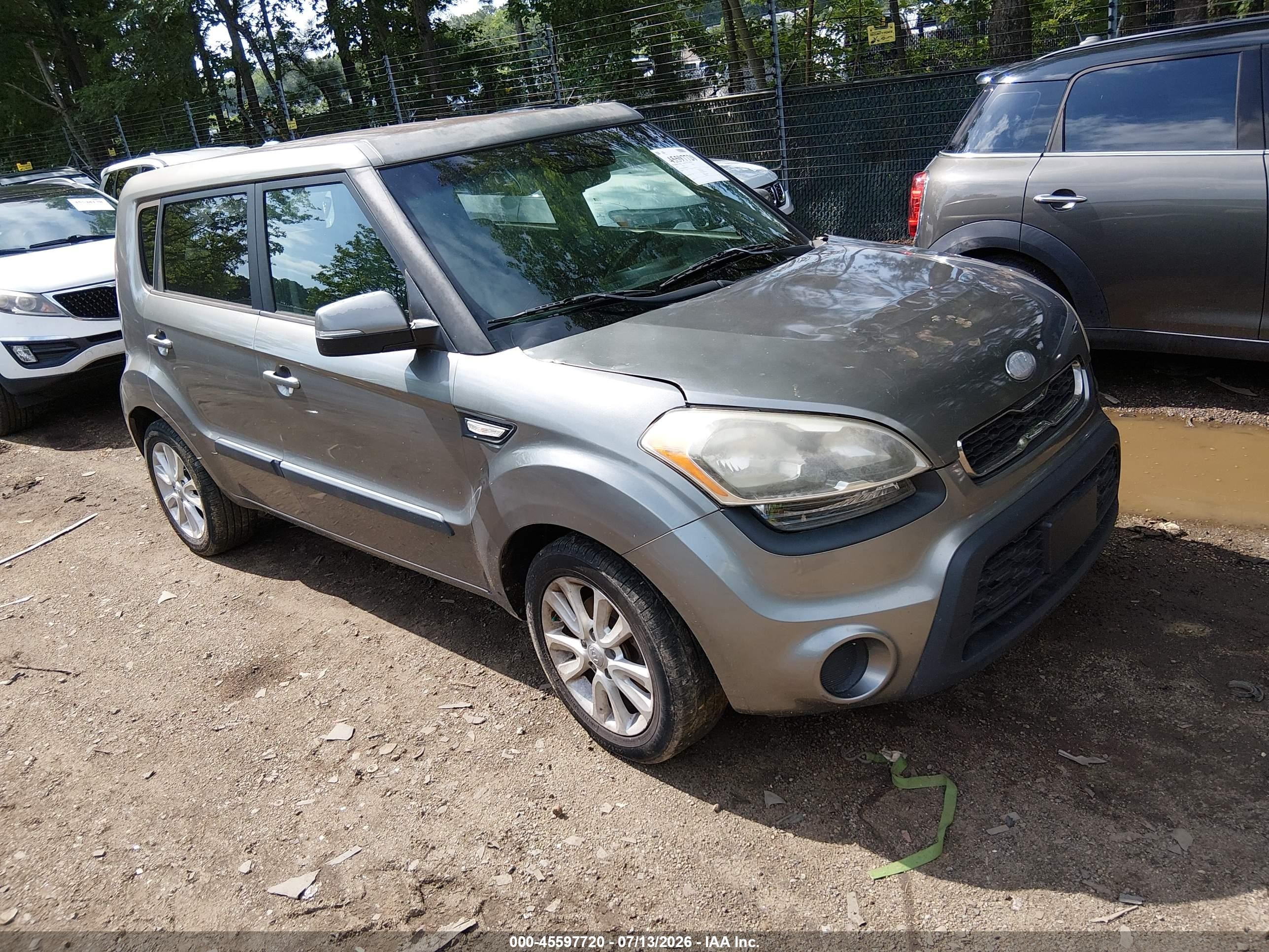 2013 Kia Soul +, VIN KNDJT2A6XD7607837 — Normal wear
