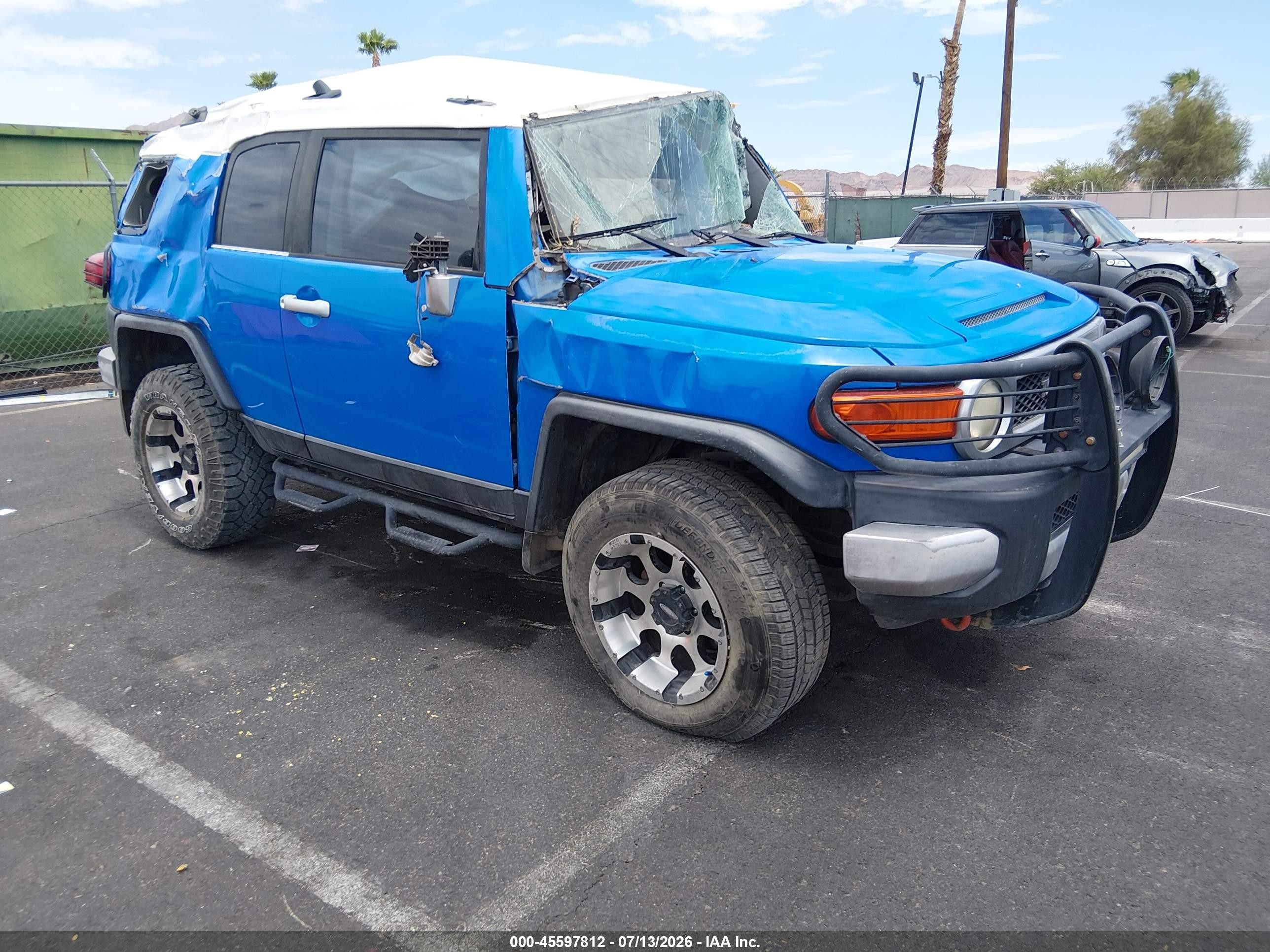 2007 Toyota FJ Cruiser, VIN JTEZU11FX70006057 — Опрокидывание