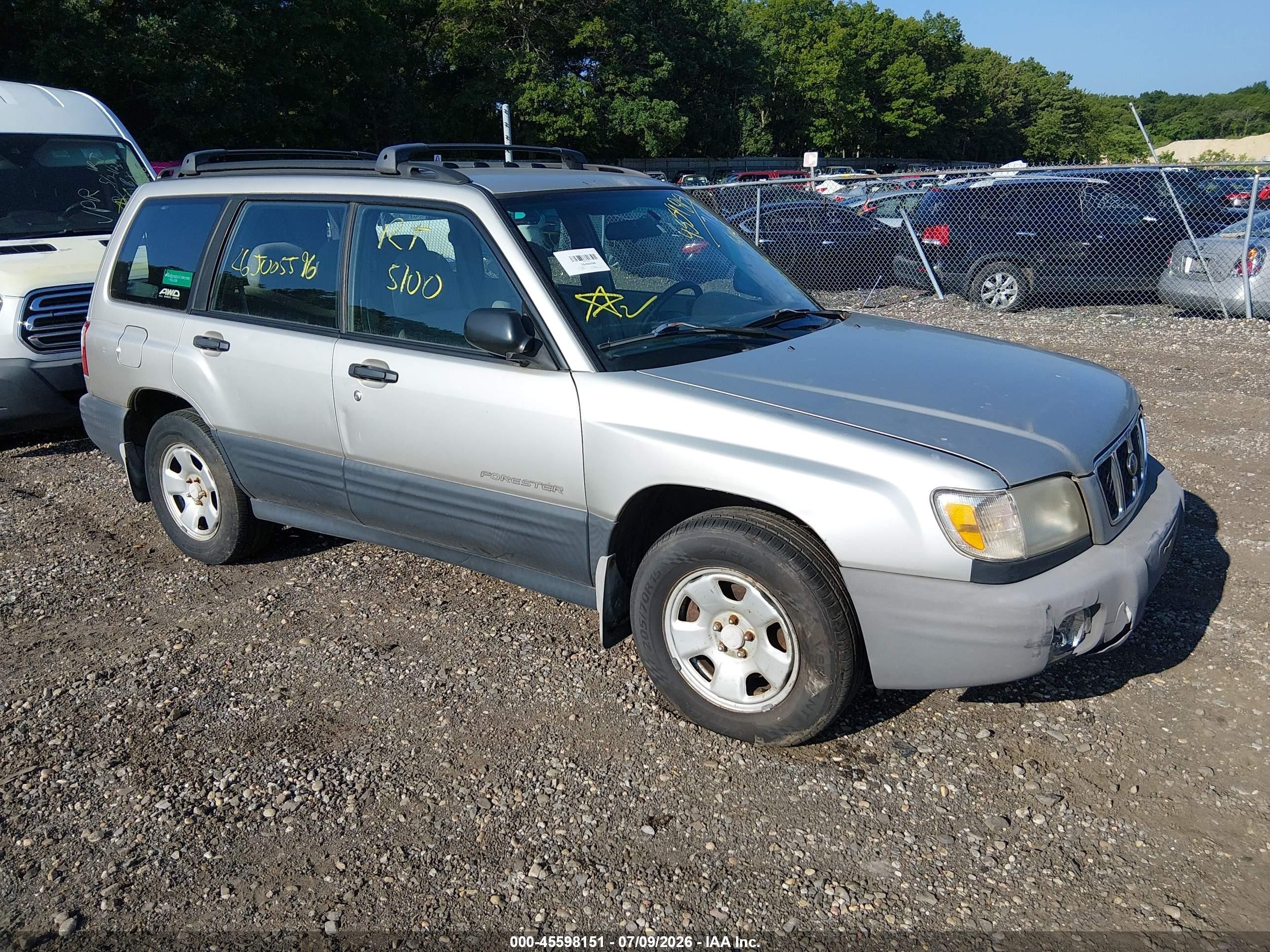 2001 Subaru Forester L, VIN JF1SF63531H716630 — Перед