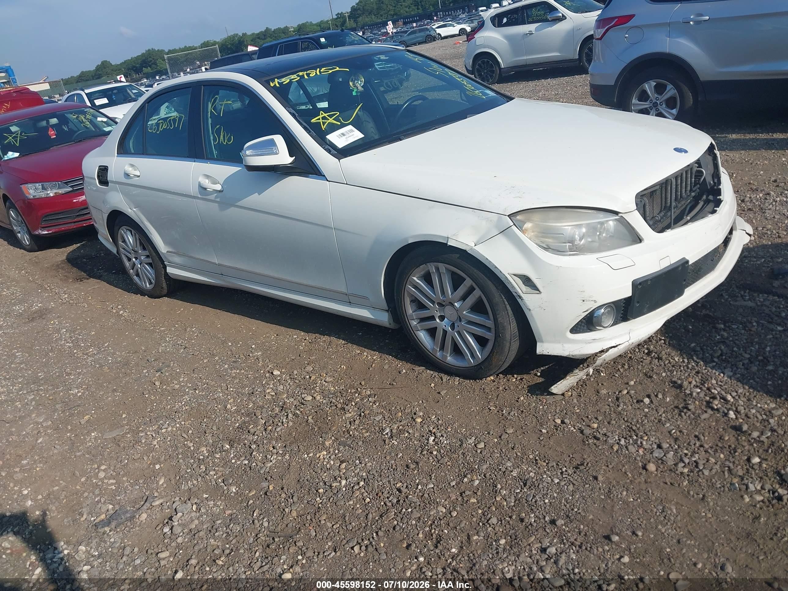 2009 Mercedes-Benz C 300 Sport, VIN WDDGF81X69R071709 — Side