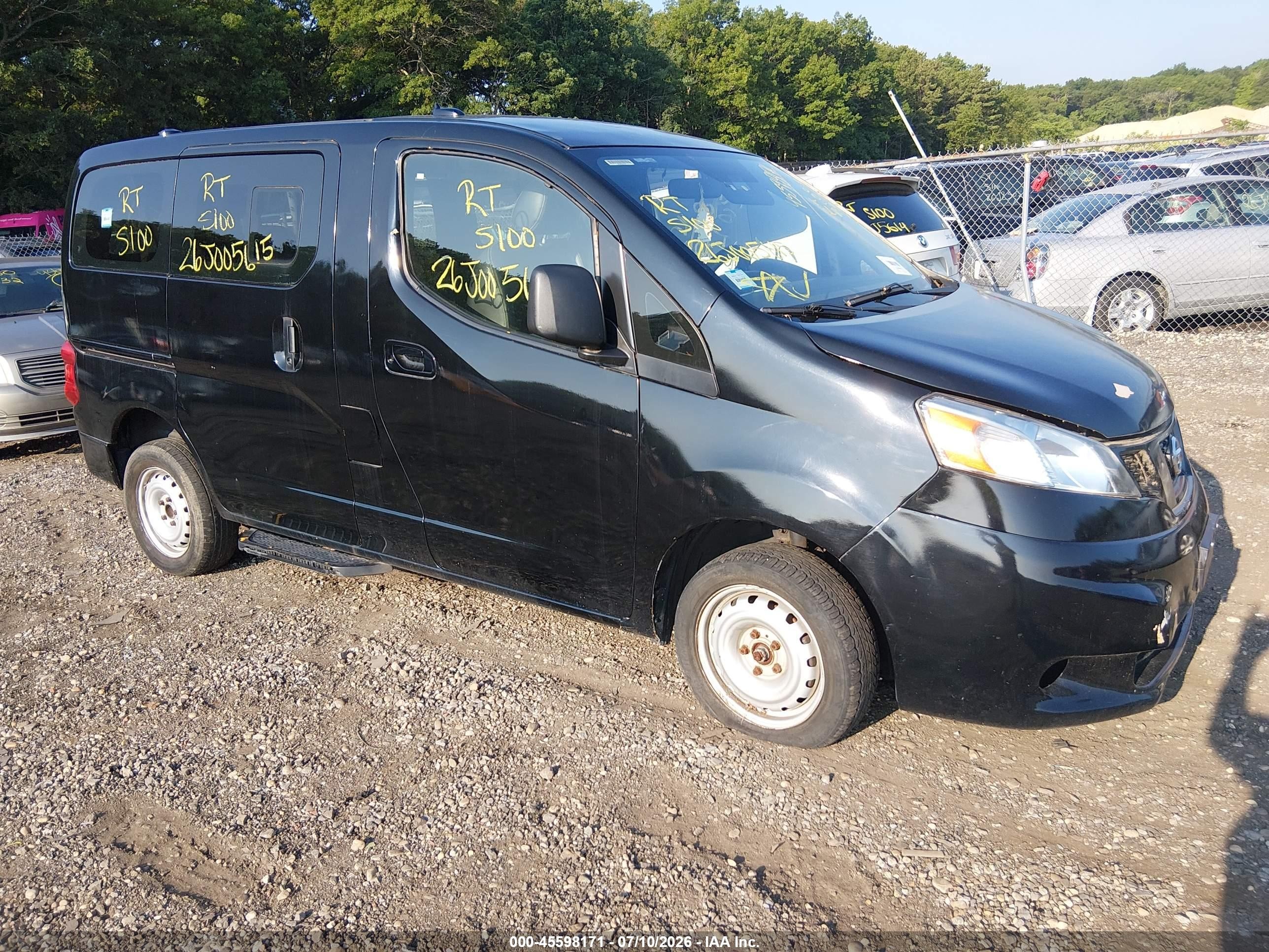 2016 Nissan NV200, VIN 3N8CM0JT4GK702064 — Front end
