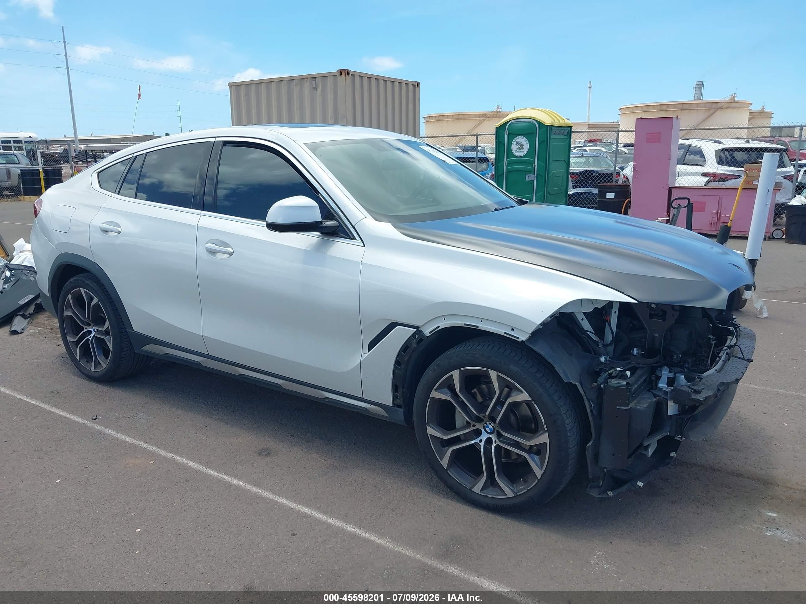 2022 BMW X6 xDrive40i, VIN 5UXCY6C05N9J51972 — Перед