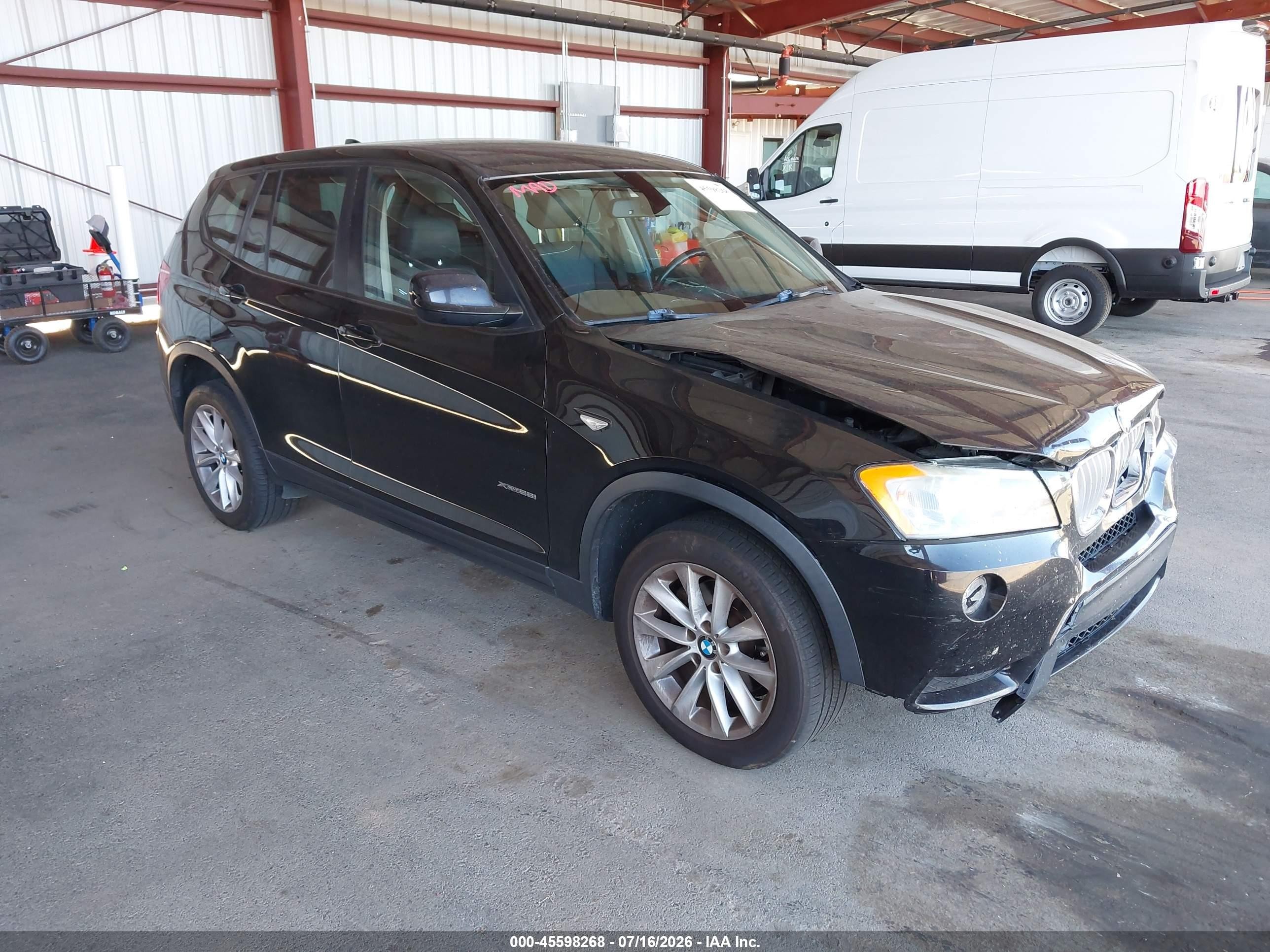 2014 BMW X3 xDrive28i, VIN 5UXWX9C51E0D36993 — Перед