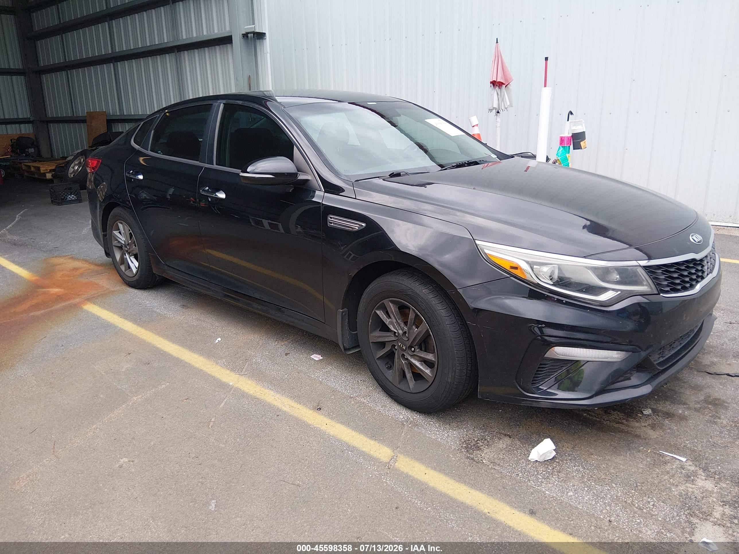 2019 Kia Optima LX, VIN 5XXGT4L38KG289133 — Normal wear