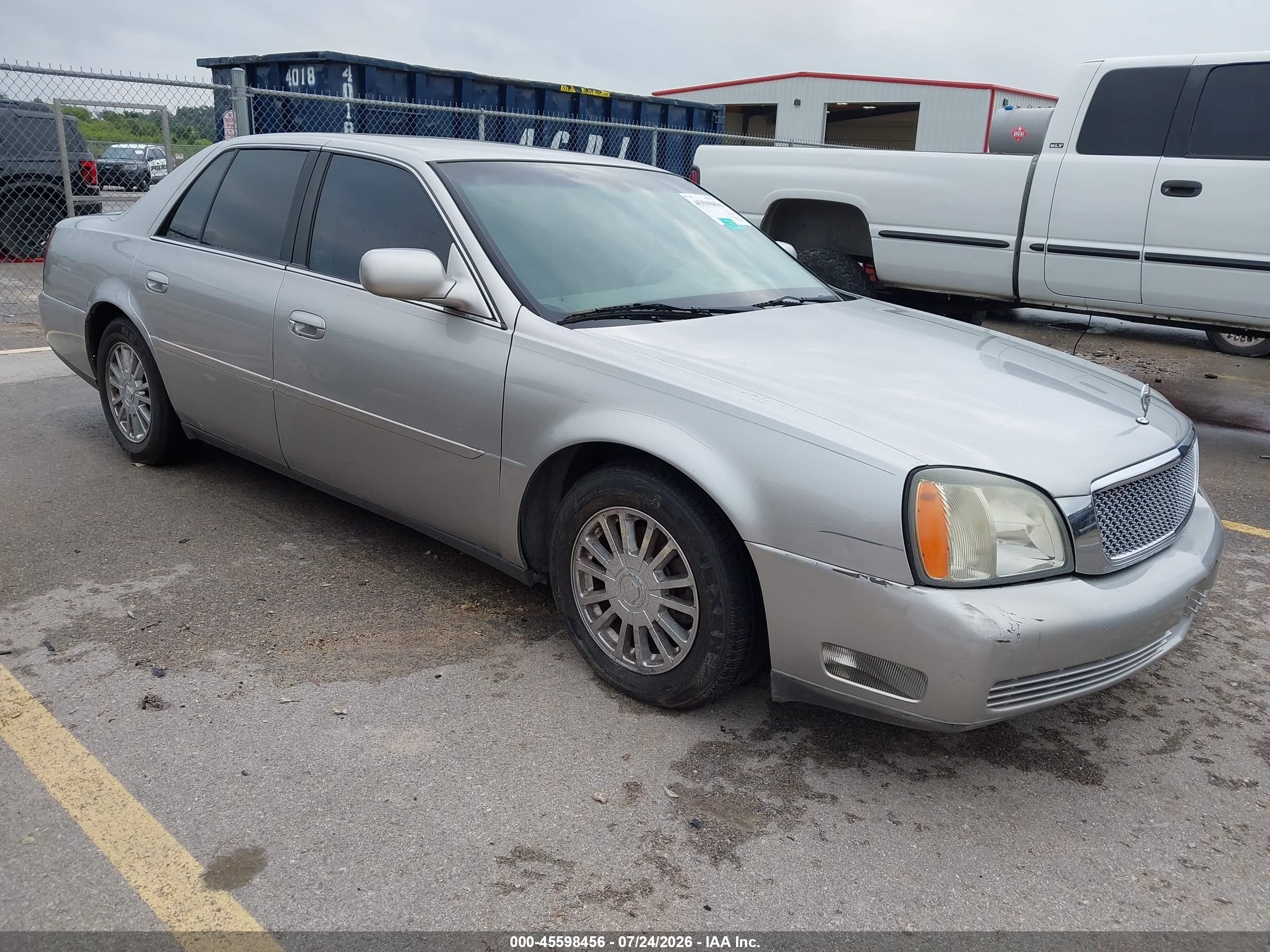 2004 Cadillac DeVille, VIN 1G6KD54Y84U253384 — Normal wear