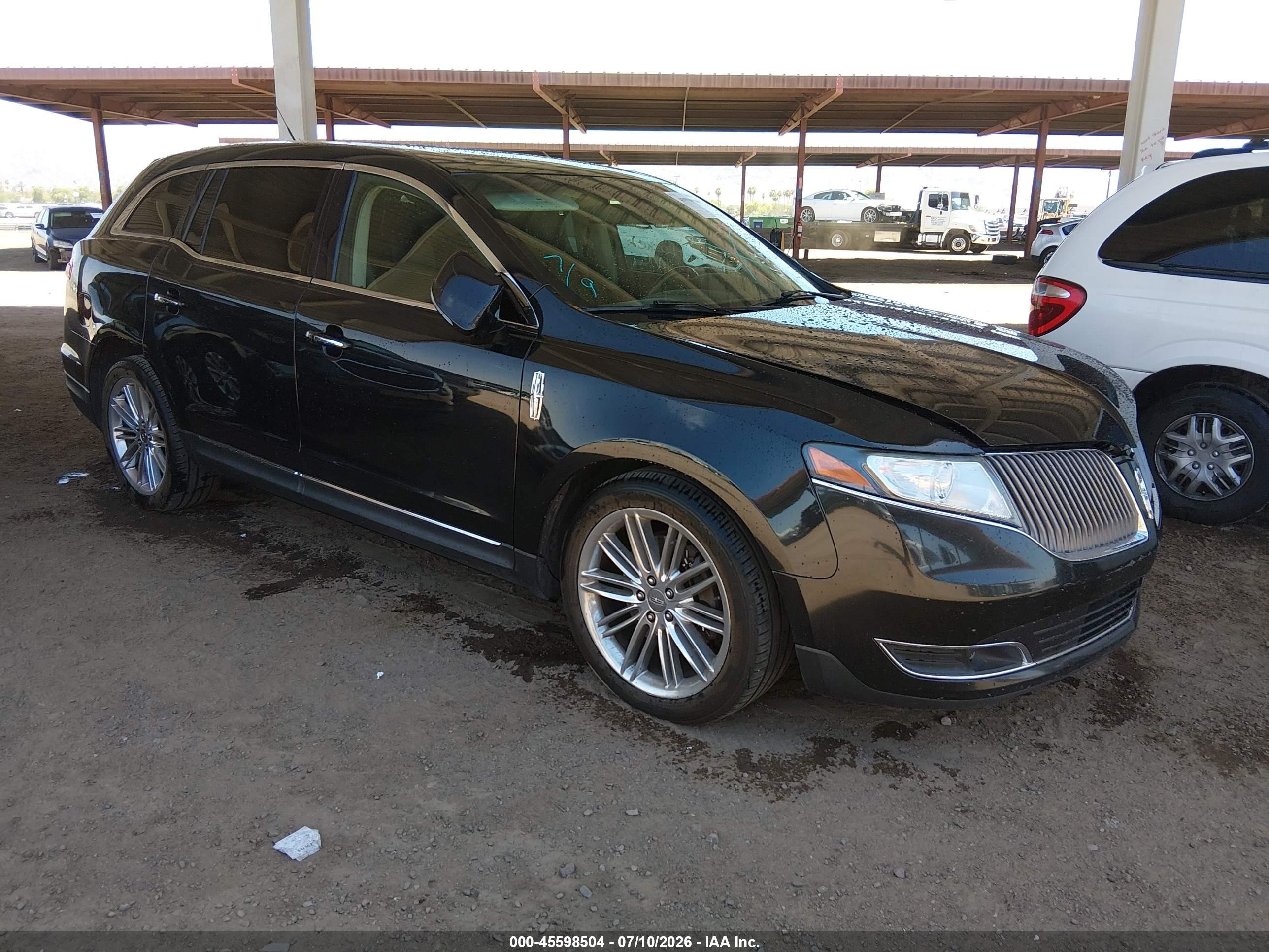 2013 Lincoln MKT EcoBoost, VIN 2LMHJ5AT2DBL52393 — Normal wear