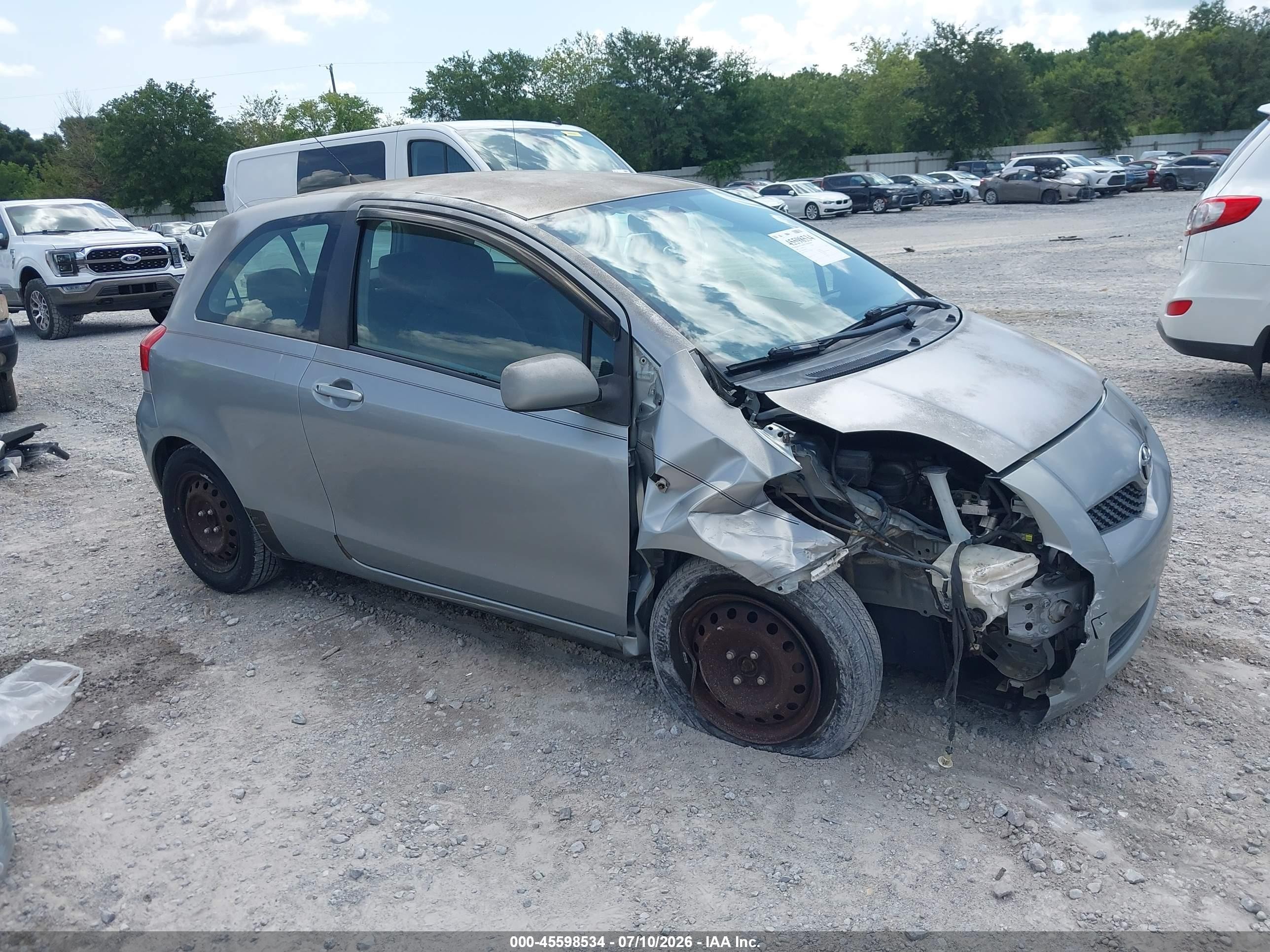2009 Toyota Yaris, VIN JTDJT903195275516 — Front end