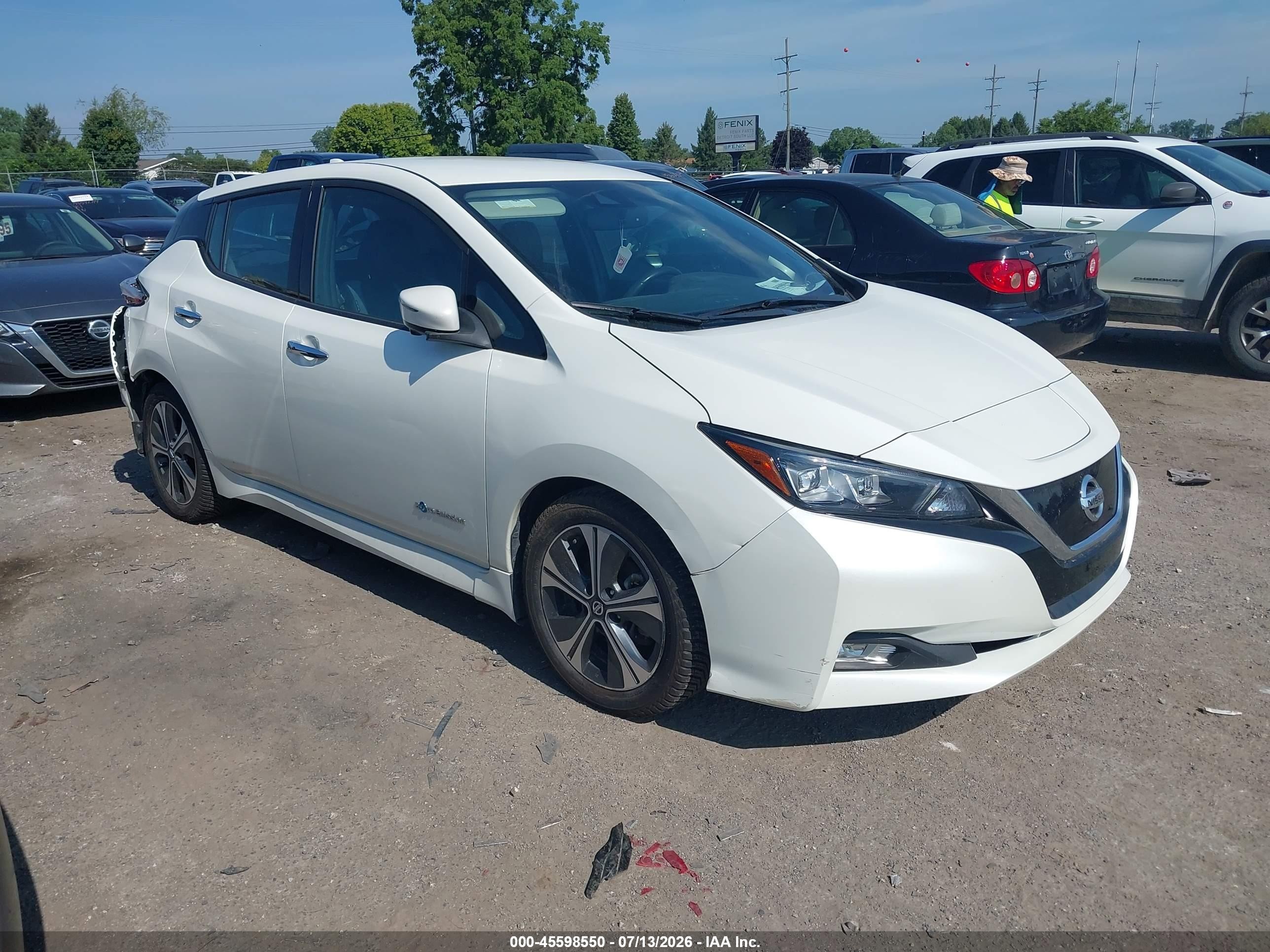 2018 Nissan LEAF S, VIN 1N4AZ1CP6JC302584 — Зад