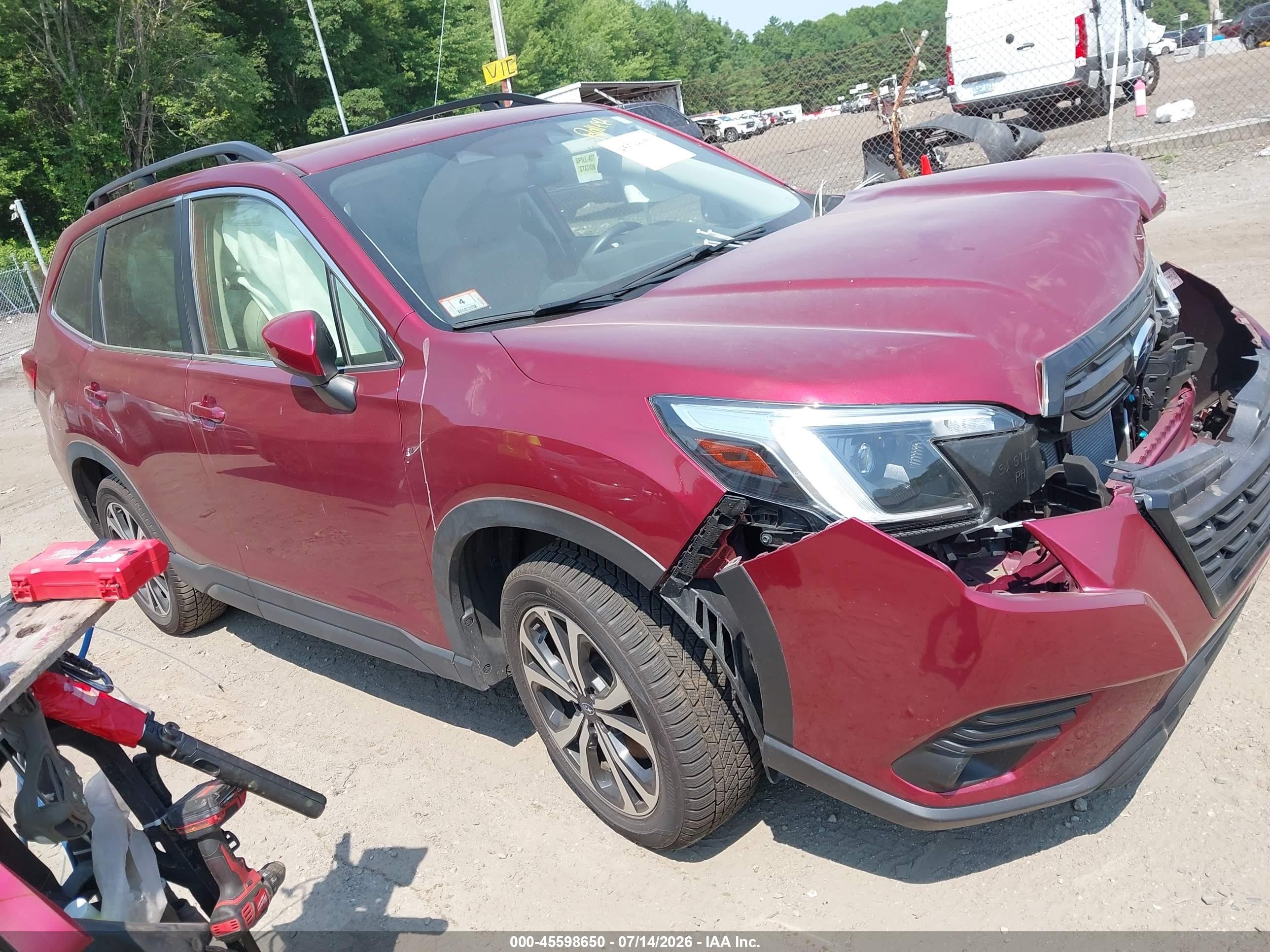 2023 Subaru Forester Limited, VIN JF2SKAPC1PH446714 — Front end