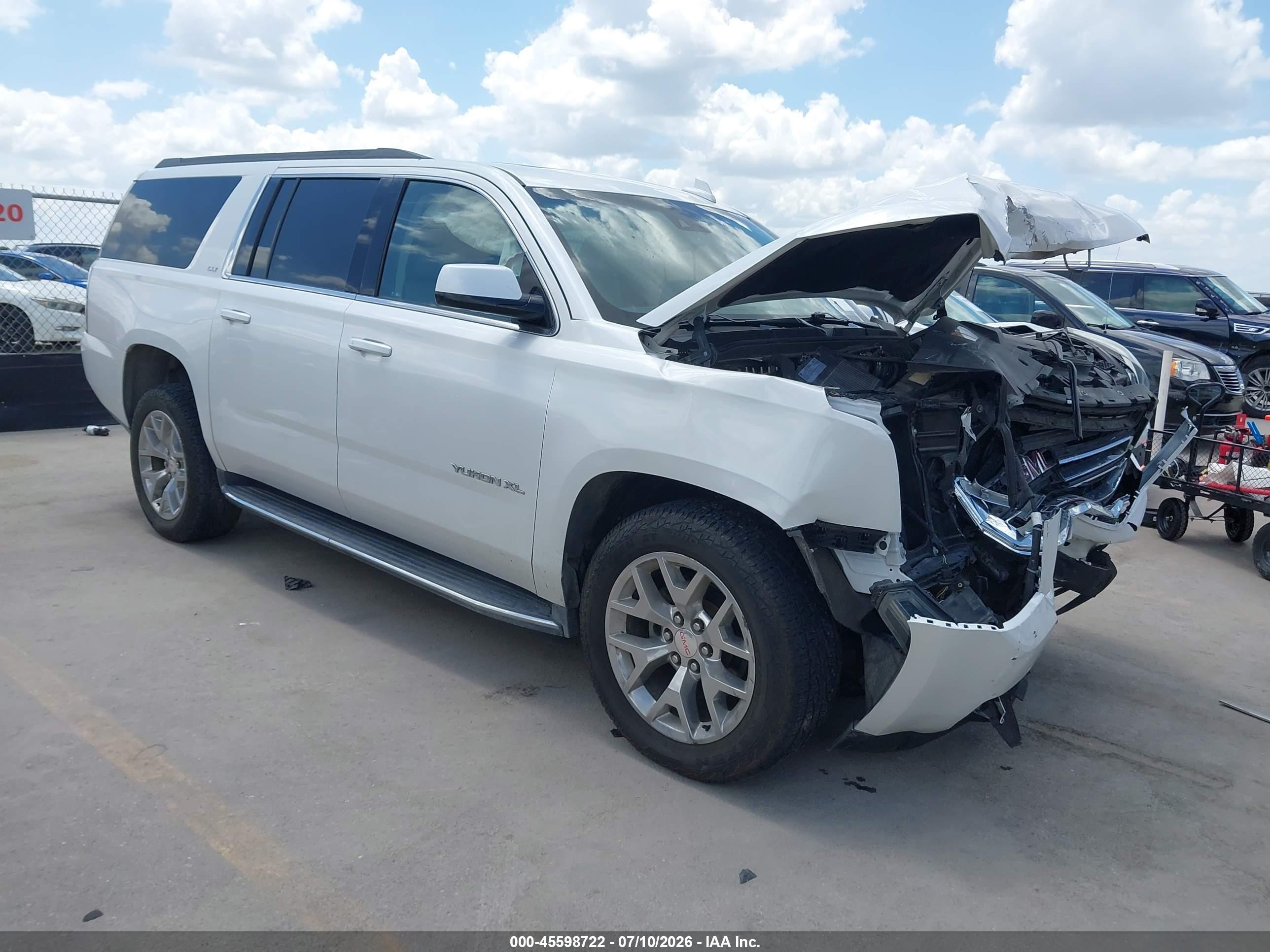 2018 GMC Yukon XL SLT, VIN 1GKS1GKC2JR385424 — Side