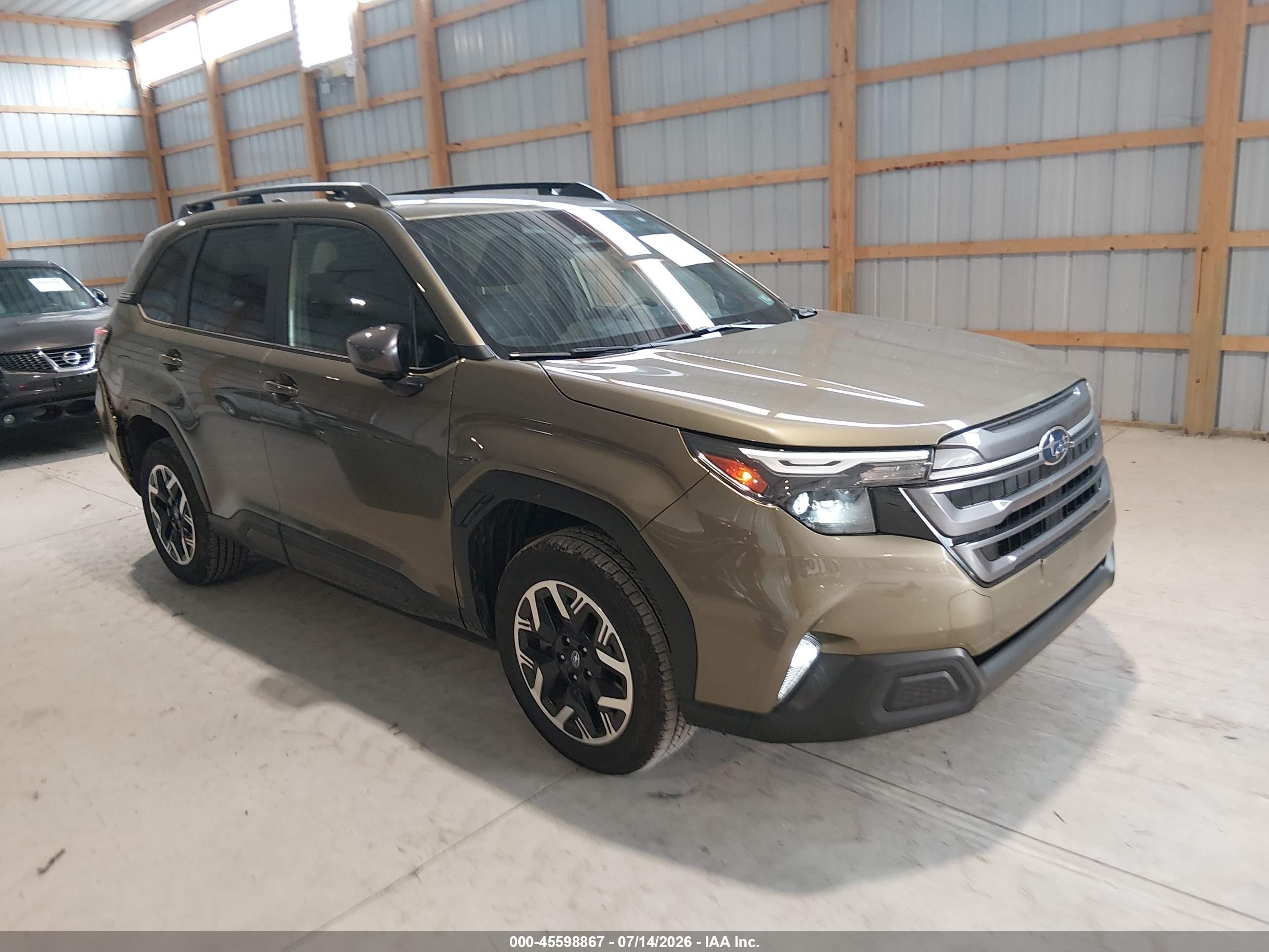 2025 Subaru Forester Premium, VIN JF2SLDDC9SH508338 — Бок