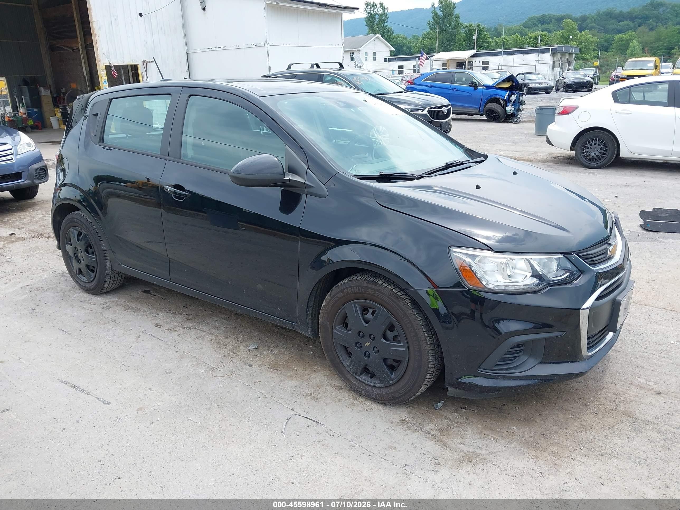 2019 Chevrolet Sonic LT, VIN 1G1JG6SB0K4137770 — Side