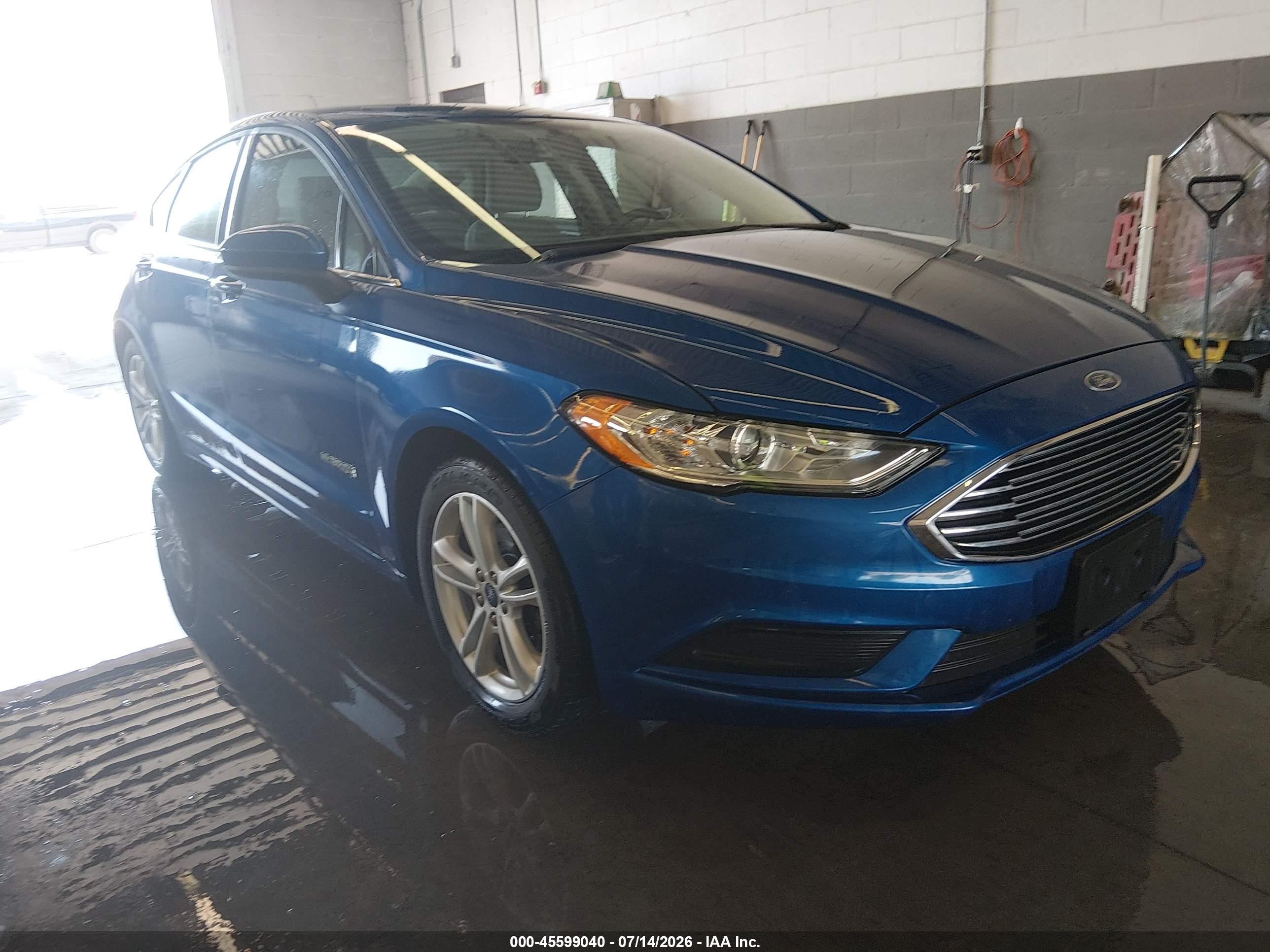2018 Ford Fusion S, VIN 3FA6P0UU1JR235856 — Normal wear
