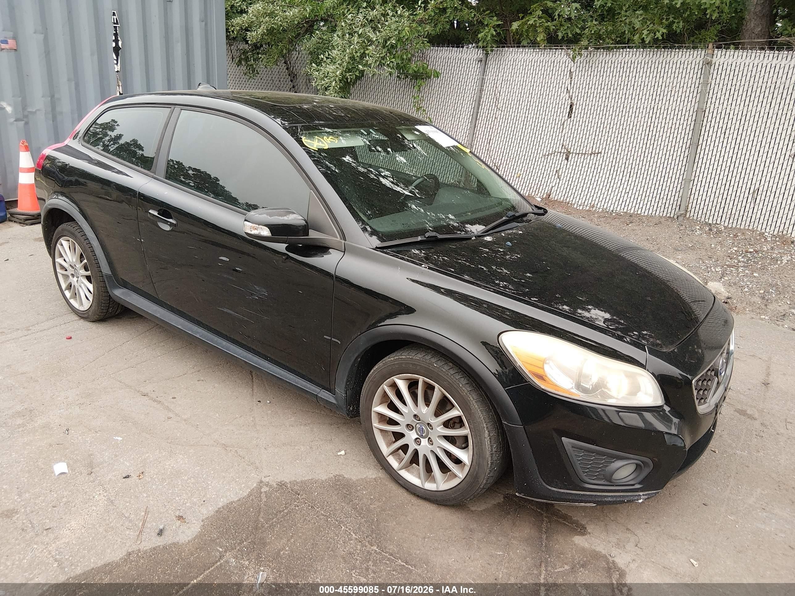 2011 Volvo C30, VIN YV1672MK9B2223703 — Rear end