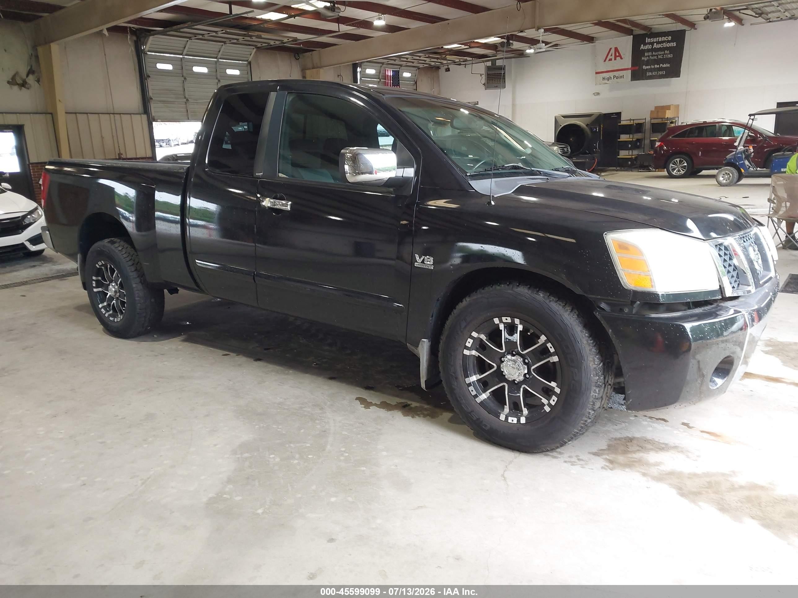 2004 Nissan Titan XE, VIN 1N6AA06A44N567593 — Front end
