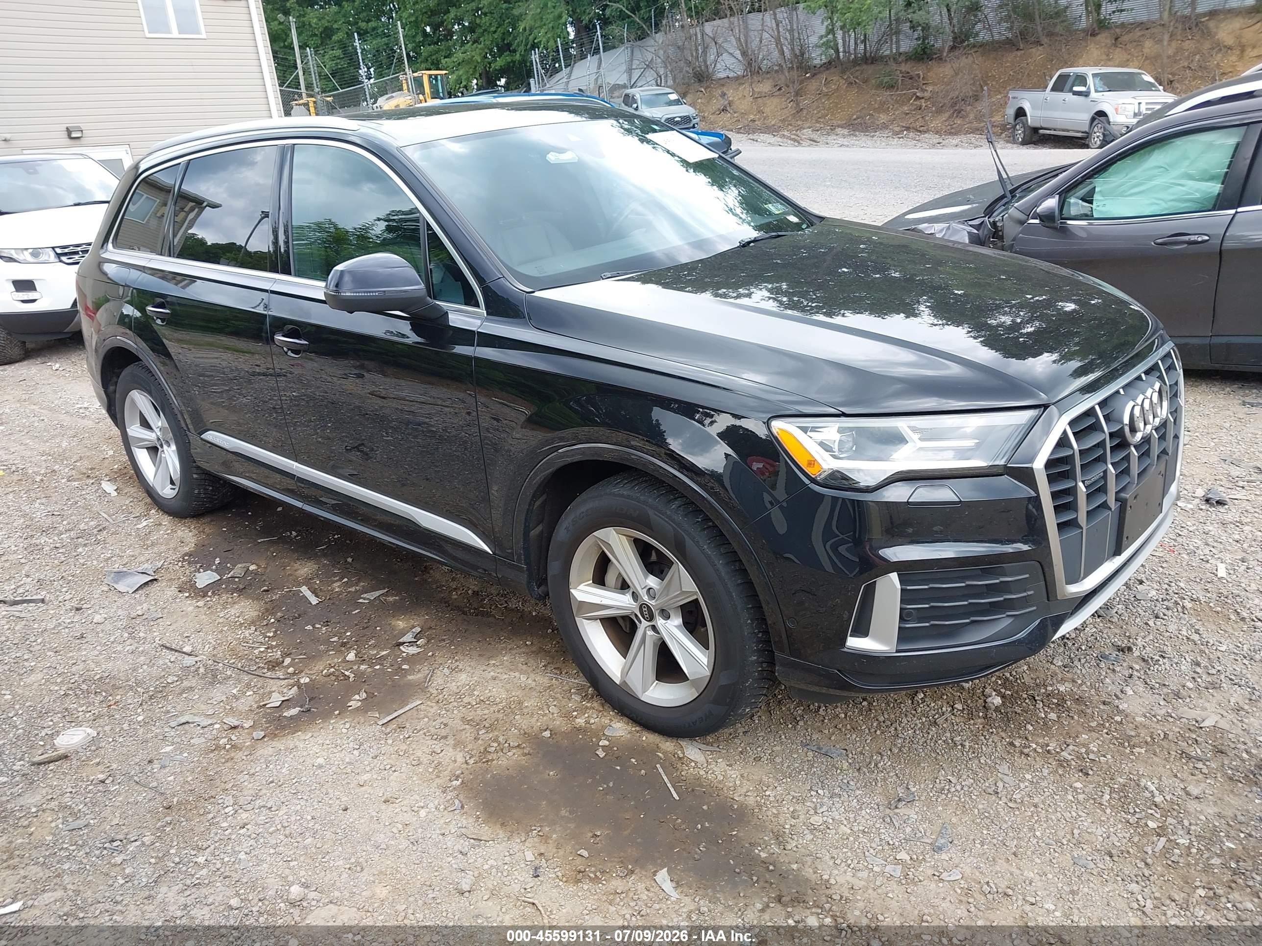 2021 Audi Q7 Premium, VIN WA1AJAF70MD034184 — Перед