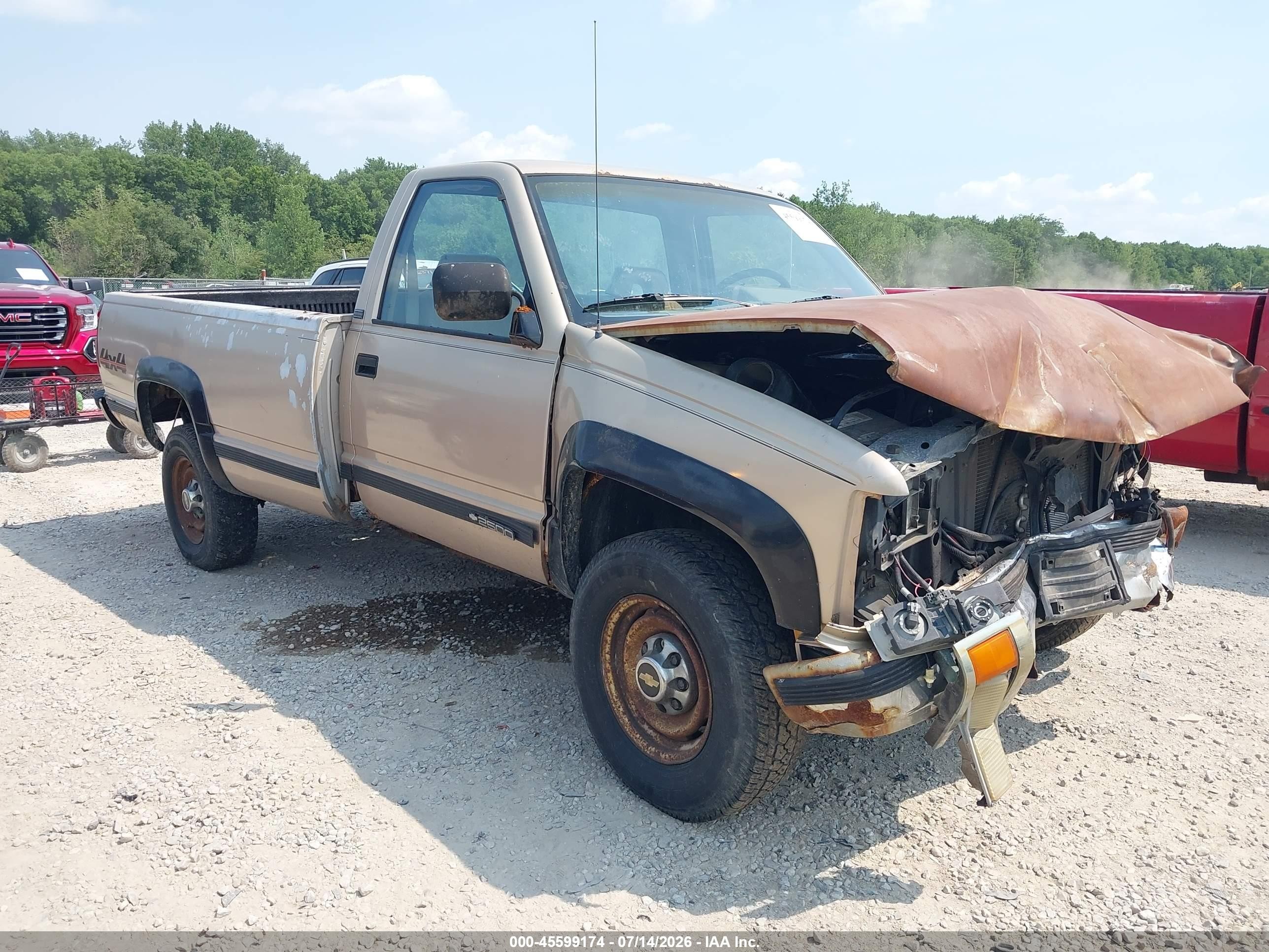 1992 Chevrolet Silverado 2500, VIN 1GCGK24K4NE154835 — Front end