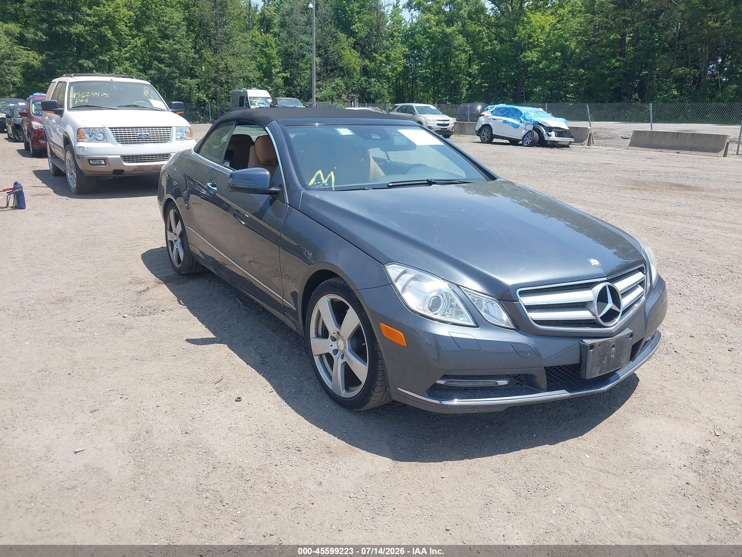 2013 Mercedes-Benz E 350, VIN WDDKK5KF6DF203498 — Бок