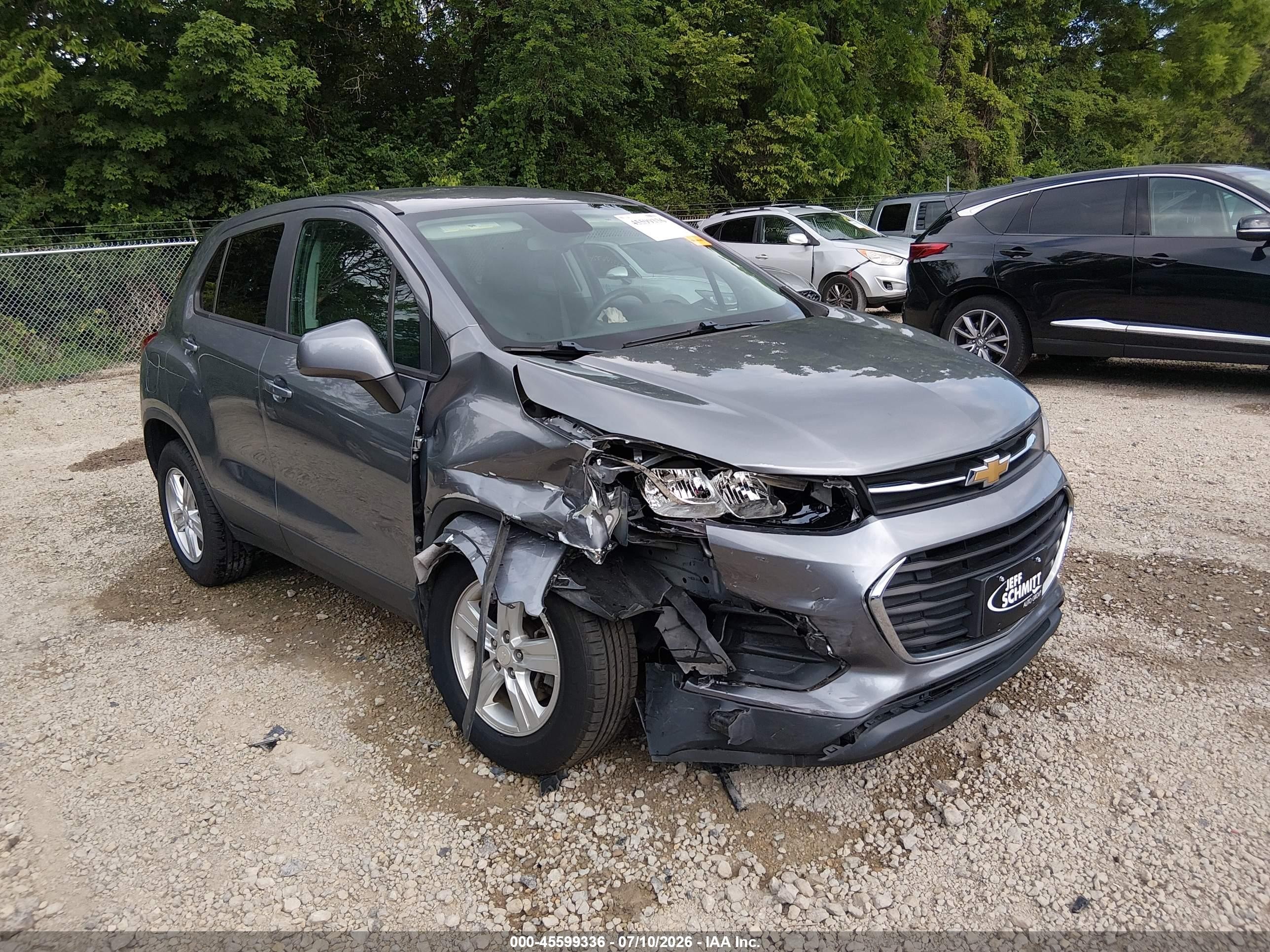 2020 Chevrolet Trax LS, VIN 3GNCJKSB6LL214560 — Front end