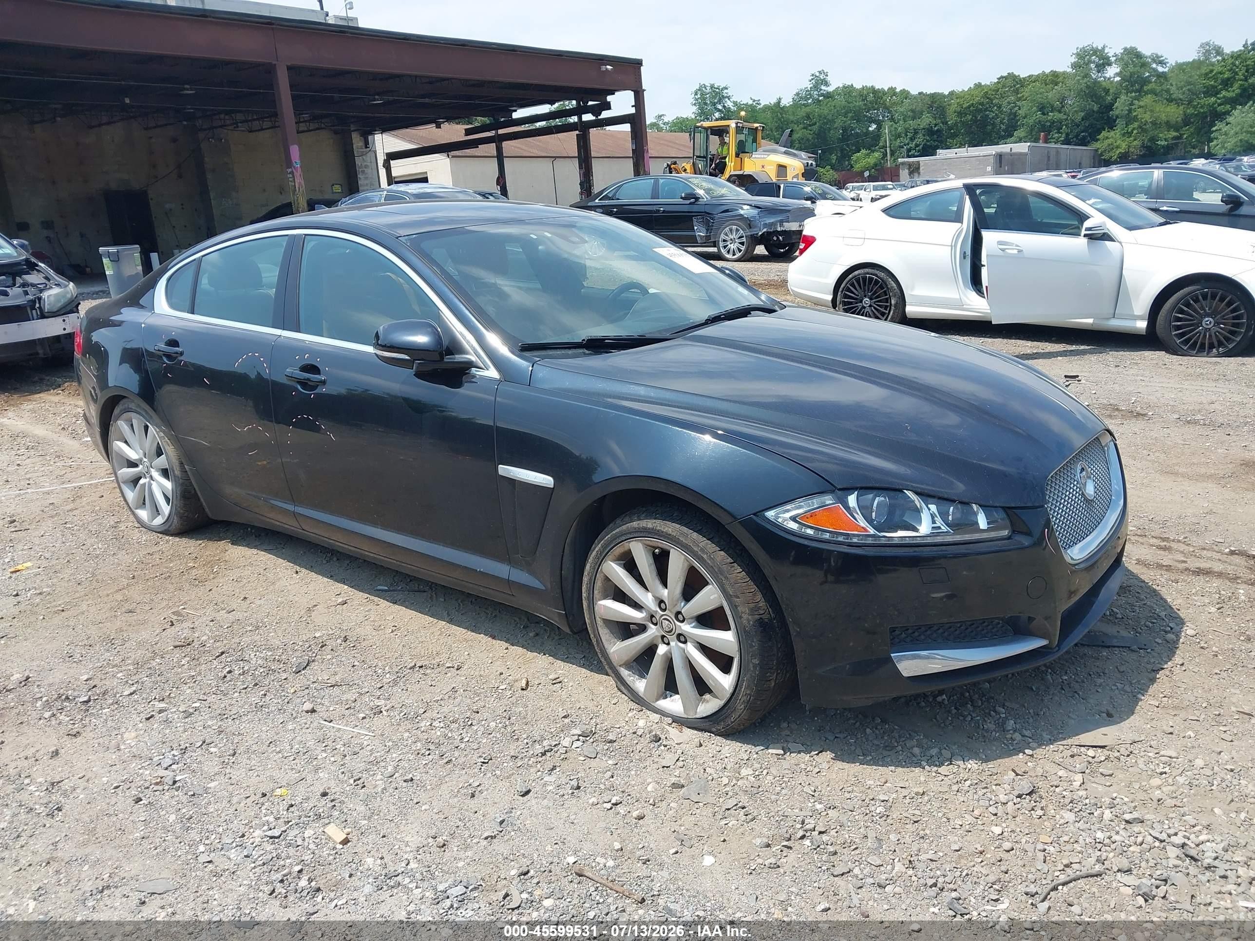 2013 Jaguar XF V6 AWD, VIN SAJWJ0EFXD8U03089 — Rear end