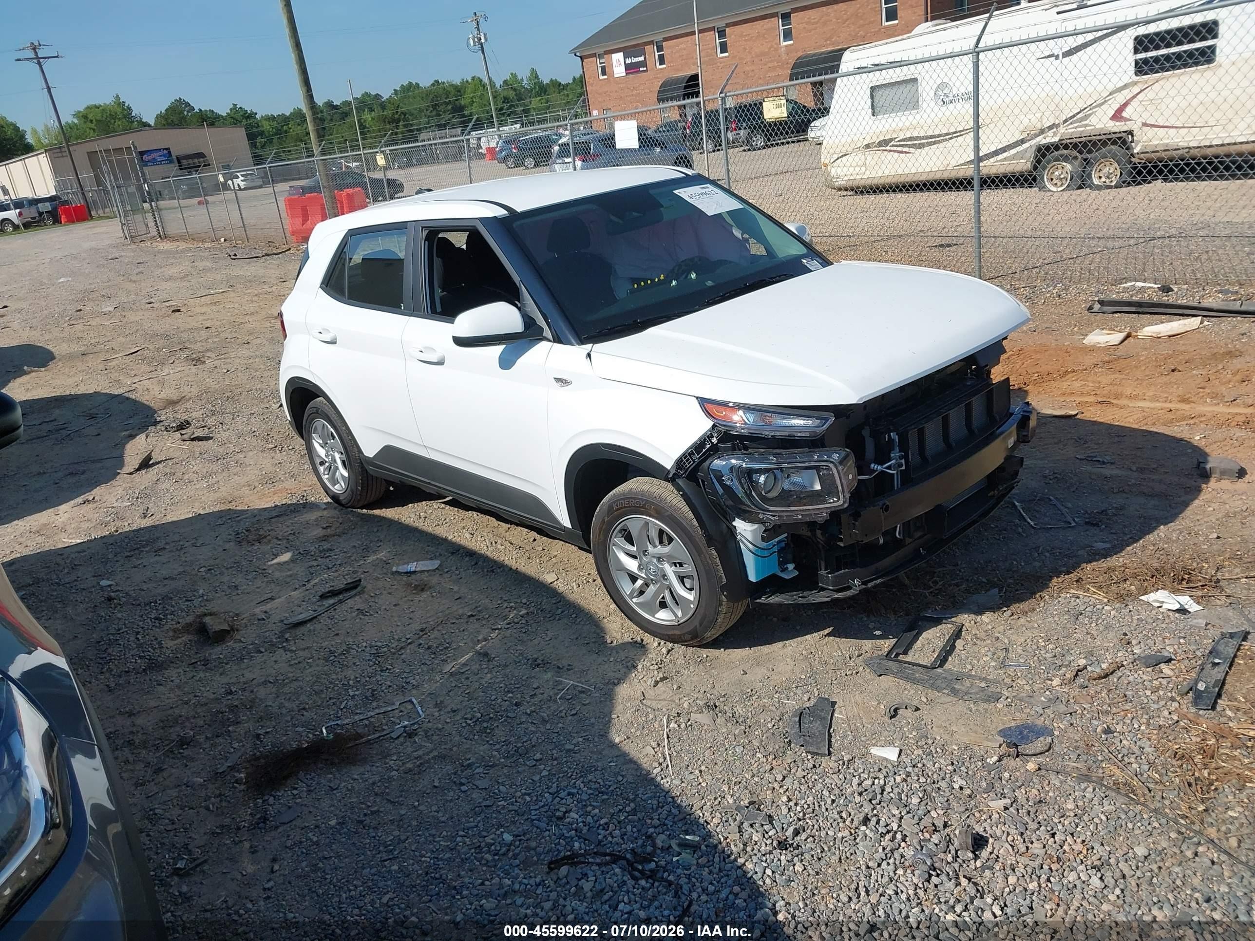 2026 Hyundai Venue SE, VIN KMHRB8A30TU452029 — Front end