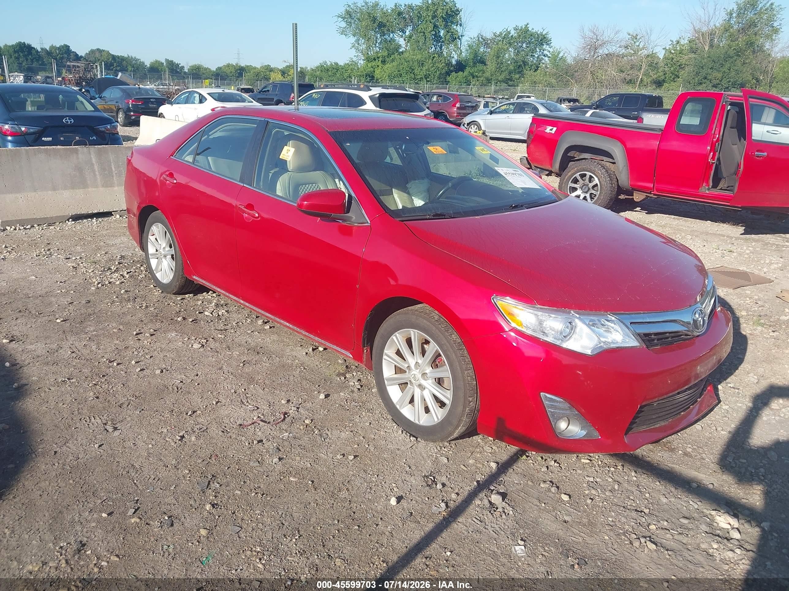 2012 Toyota Camry XLE, VIN 4T1BK1FKXCU508793 — Front end