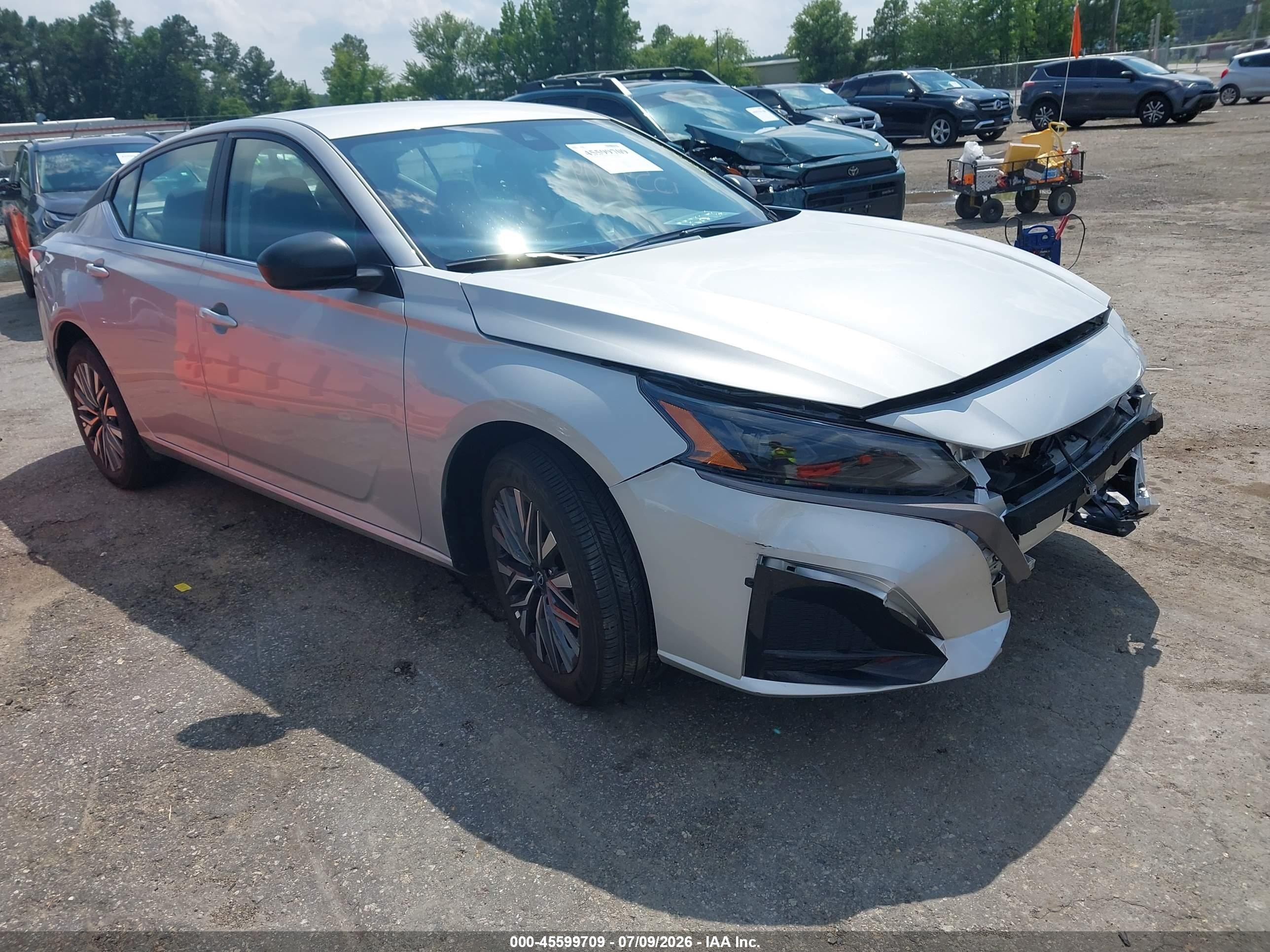 2026 Nissan Altima SV, VIN 1N4BL4DW7TN318572 — Front end