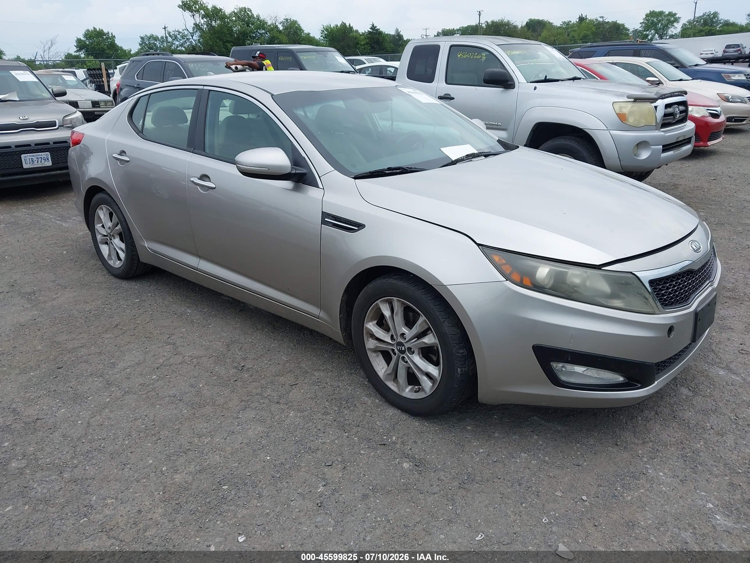 2011 Kia Optima EX, VIN KNAGN4A70B5080356 — Normal wear