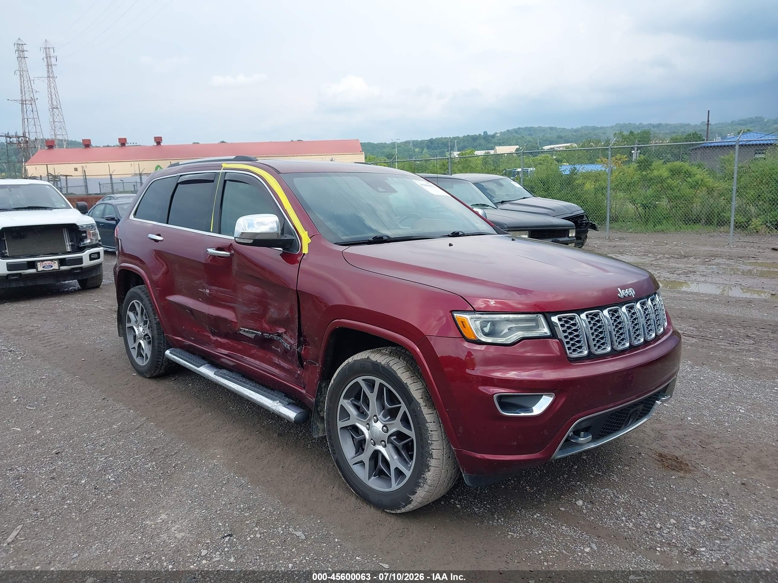 2020 Jeep Grand Cherokee Overland, VIN 1C4RJFCG6LC436337 — Side