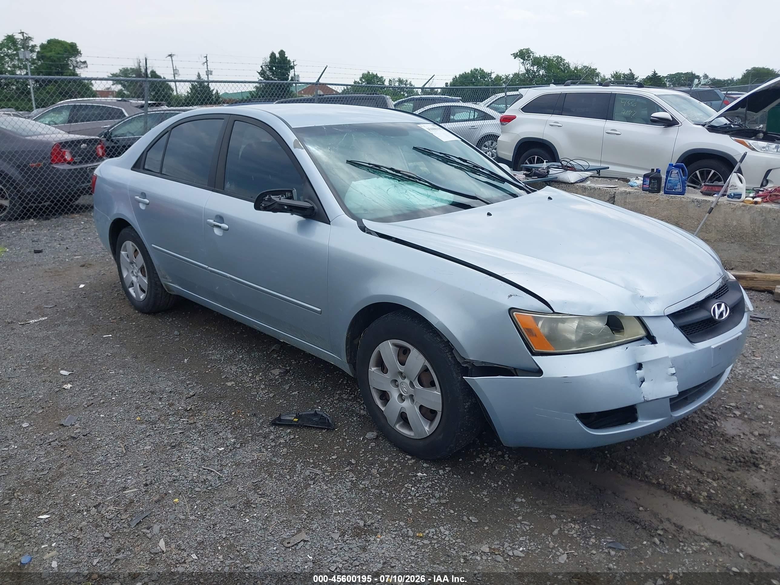 2007 Hyundai Sonata GLS, VIN 5NPET46C97H294582 — Front end
