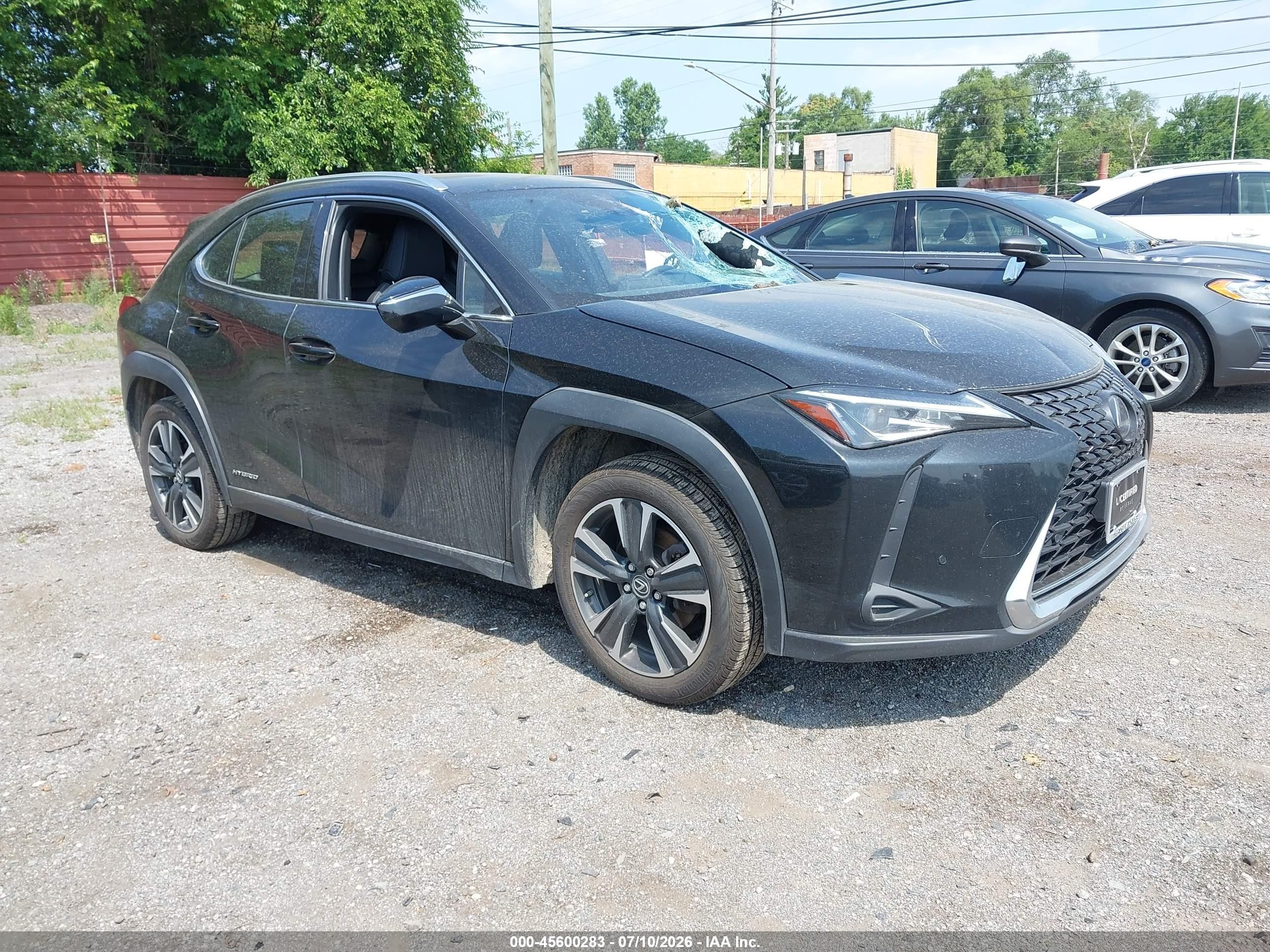2020 Lexus UX 250h, VIN JTHP9JBH6L2030026 — Front end