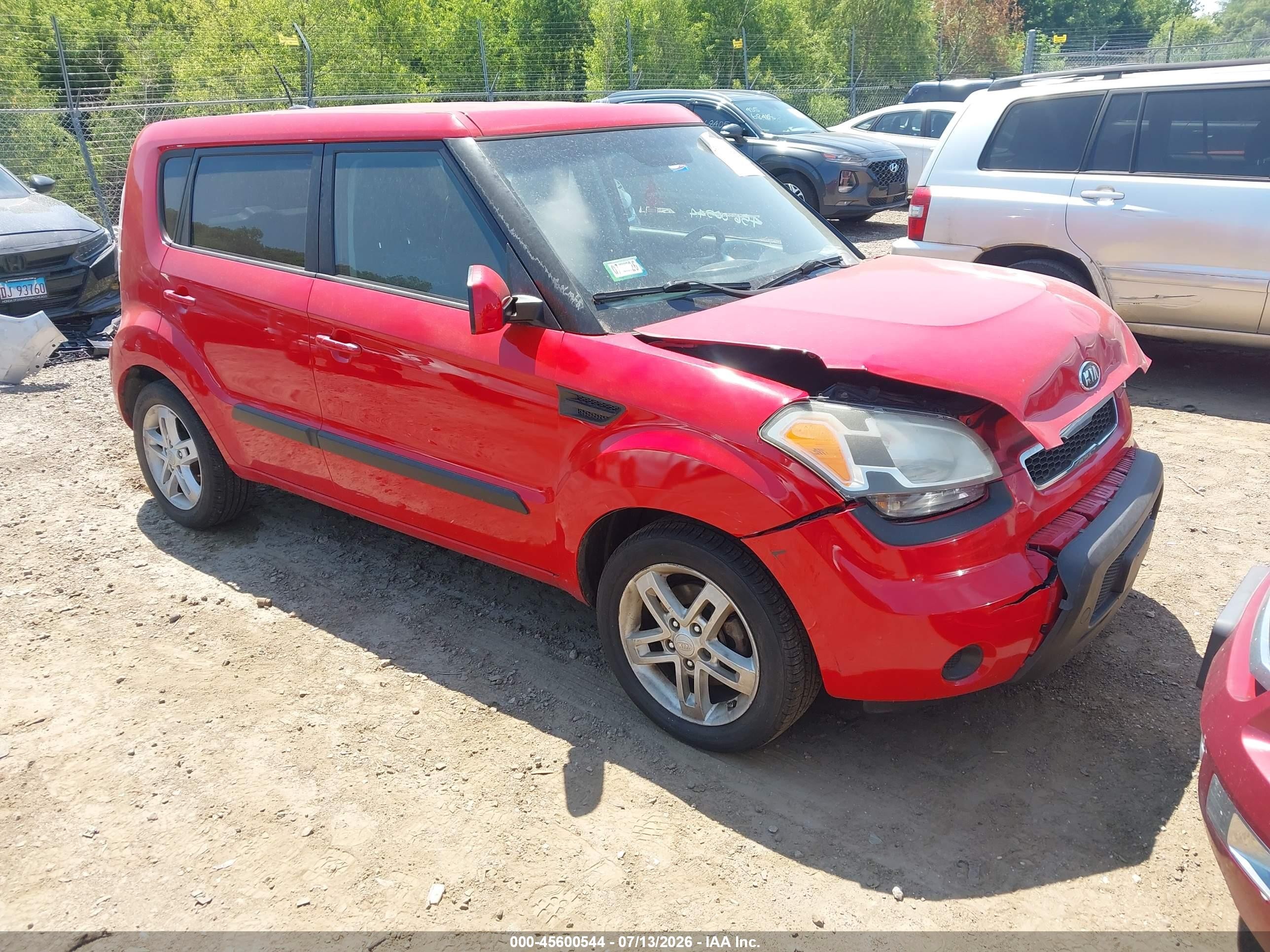 2011 Kia Soul +, VIN KNDJT2A26B7288298 — Front end