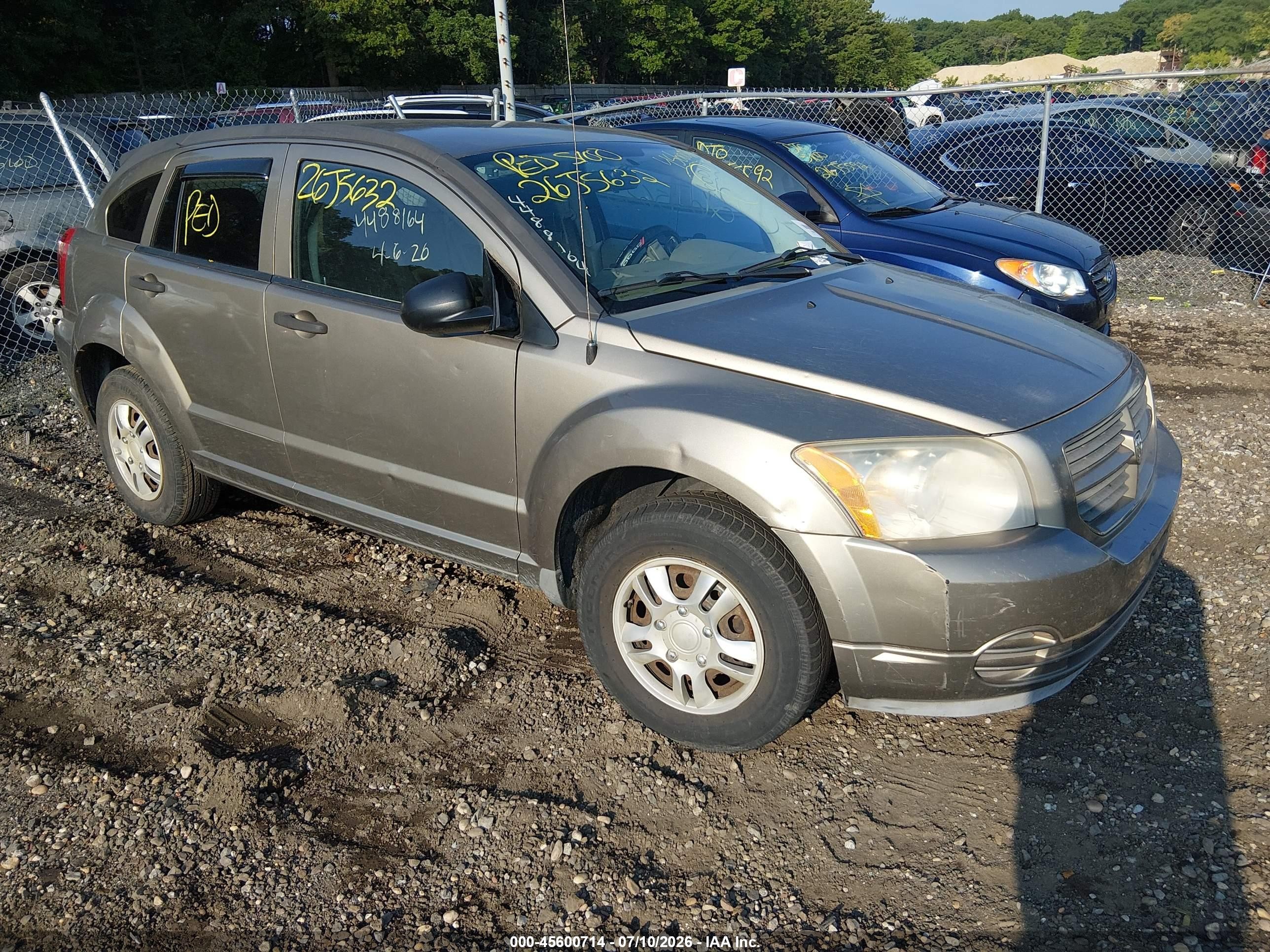2008 Dodge Caliber SE, VIN 1B3HB28B28D558744 — Front end