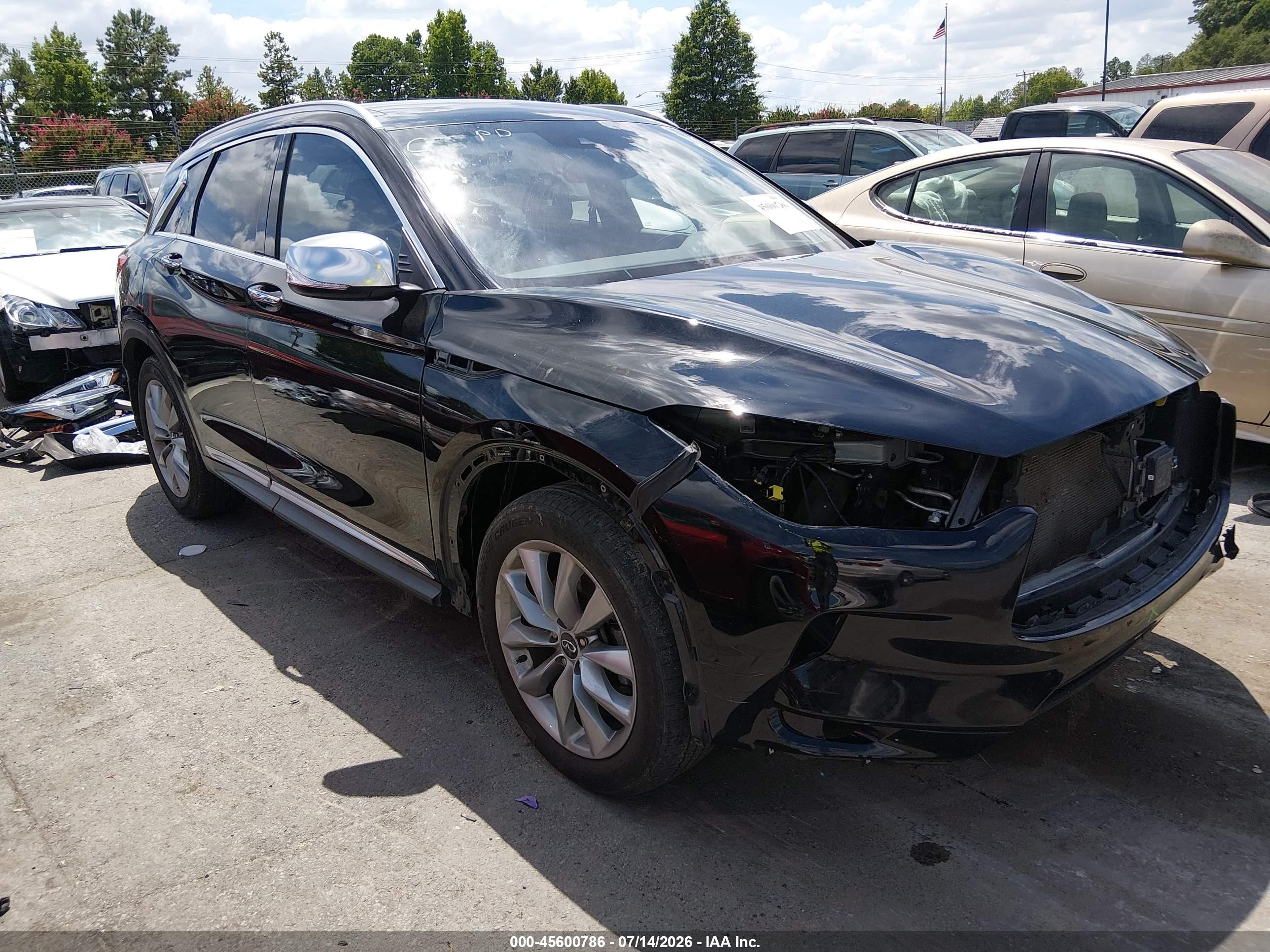 2021 Infiniti QX50 Luxe, VIN 3PCAJ5BA6MF111261 — Front end