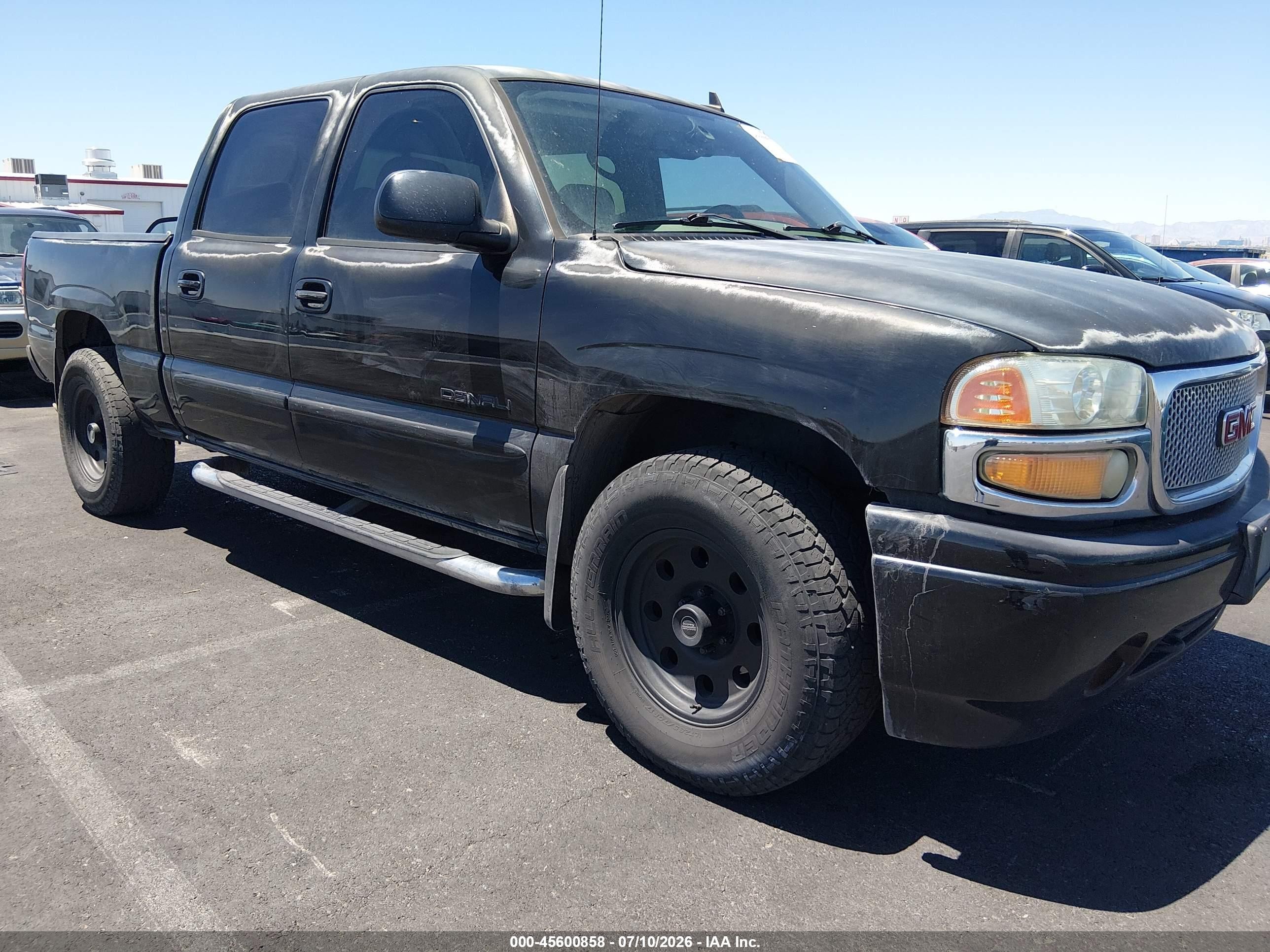 2006 GMC Sierra Denali, VIN 2GTEK63N361196068 — Normal wear