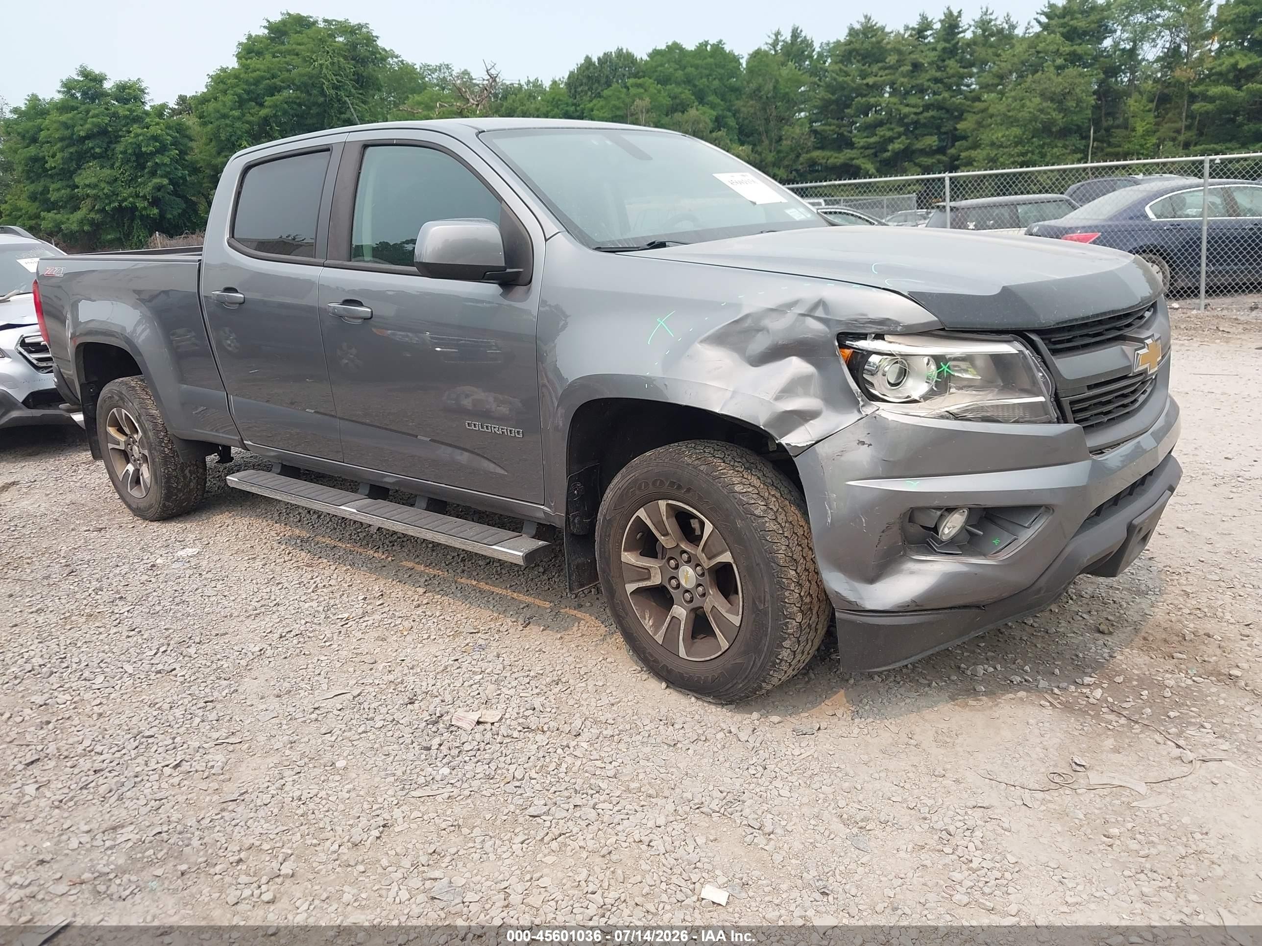 2020 Chevrolet Colorado 4WD Z71, VIN 1GCGTDEN4L1244623 — Перед